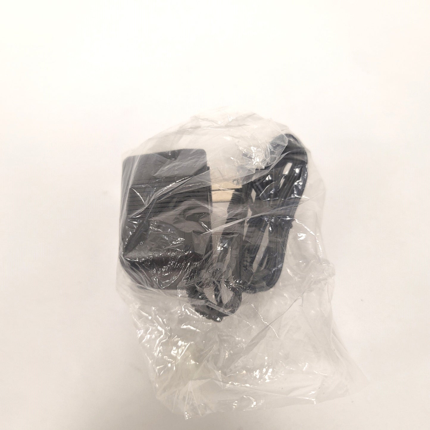 Open box NTI VOPEX-SV-2-LC 2-Port S-Video Splitter, SVGA 800x600, 150MHz, 120VAC