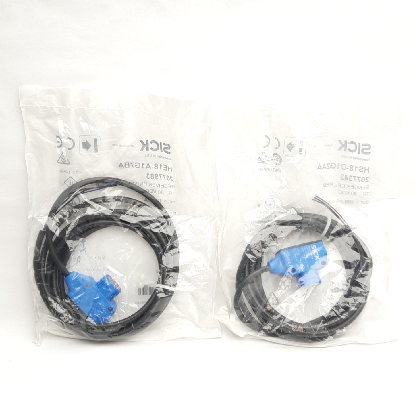 New SICK 1071744 Thrubeam Sensor 10-30VDC, PNP/NPN Digital Output, 20m Range