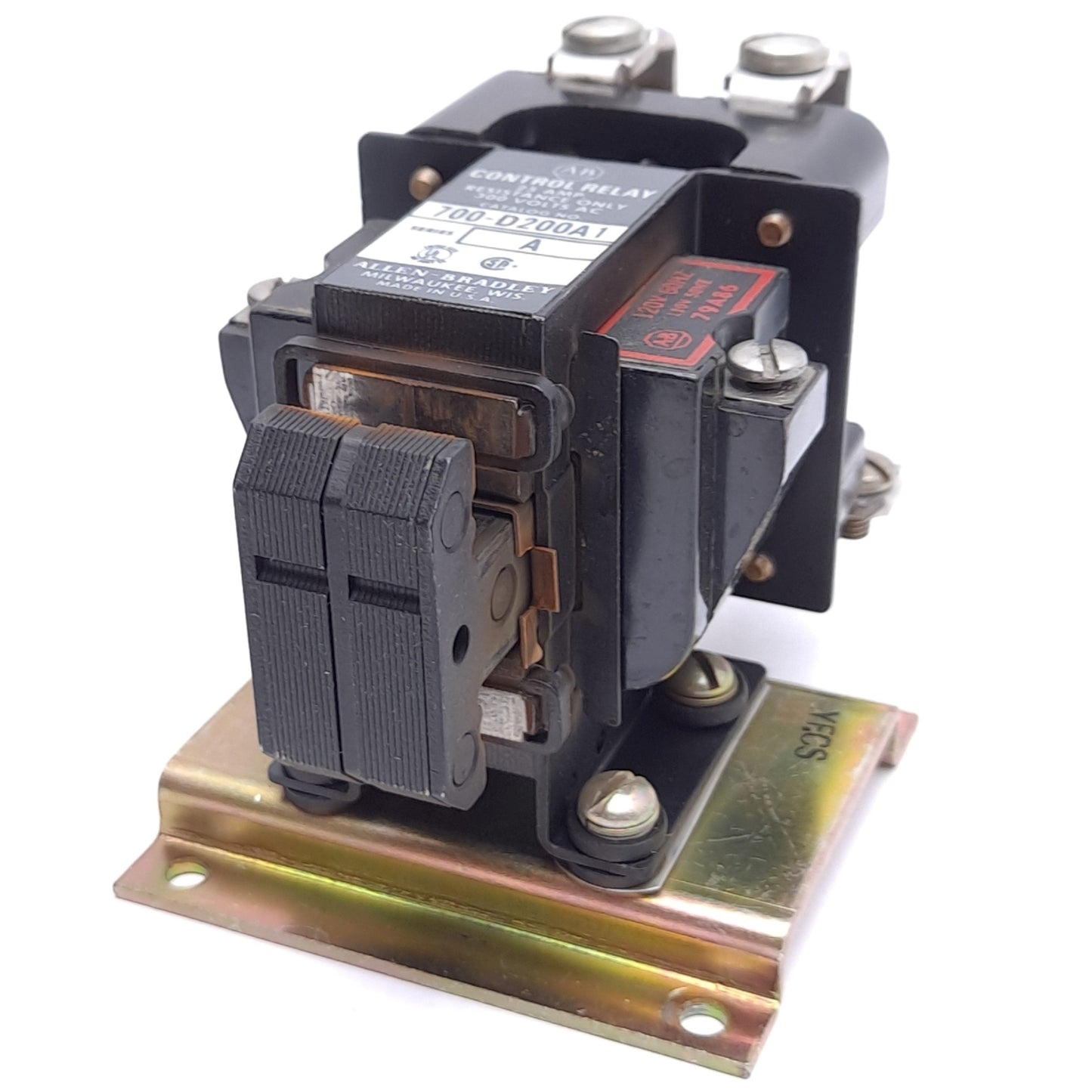 Used Allen Bradley 700-D200A1 Control Relay, 2-Pole, 2 NO, 25A, 110/120VAC Coil