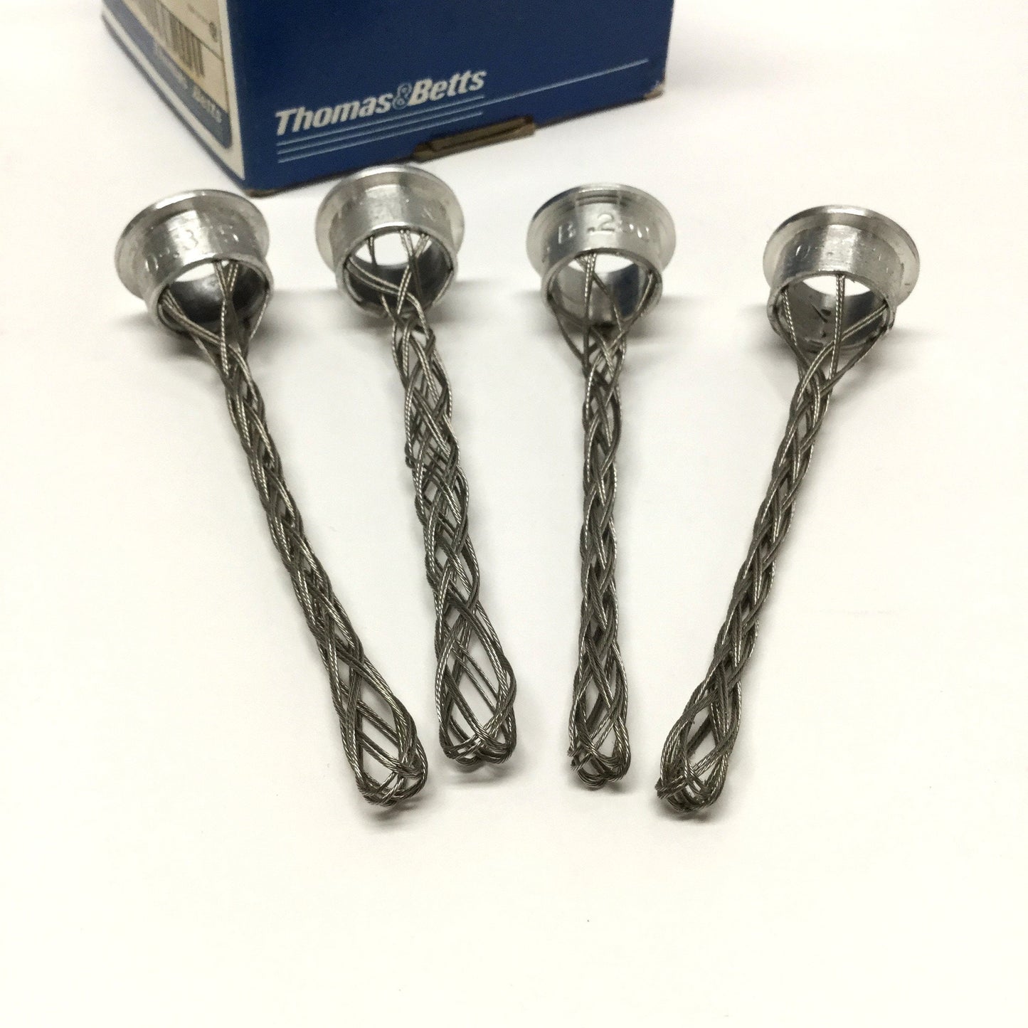 New – Open box Lot of 4 Thomas & Betts WMG-PC2 Wiremesh Grip Cable Strain Relief Ø0.250-0.375"