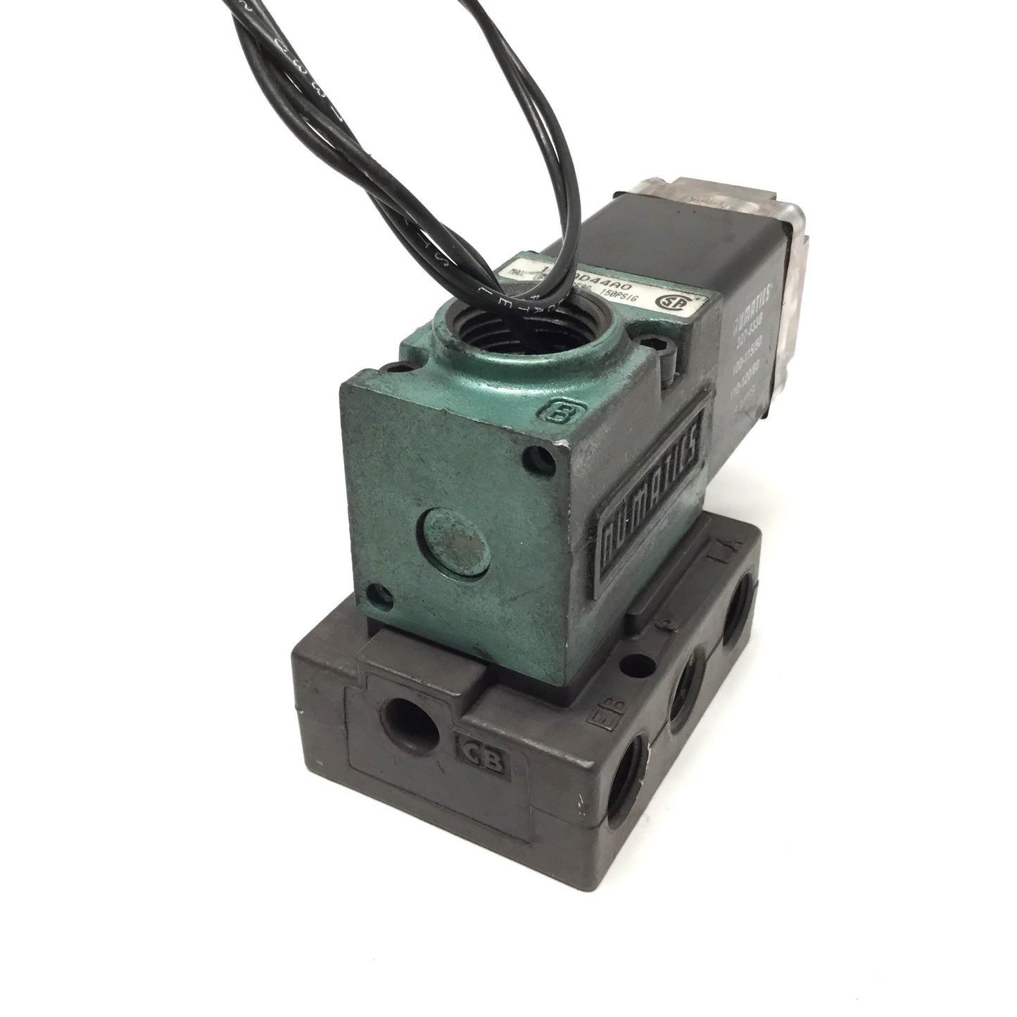 Used Numatics 11SAD44AO Solenoid Valve 5-Port, 2-Position, 1/4" NPT, 150psi, 120VAC