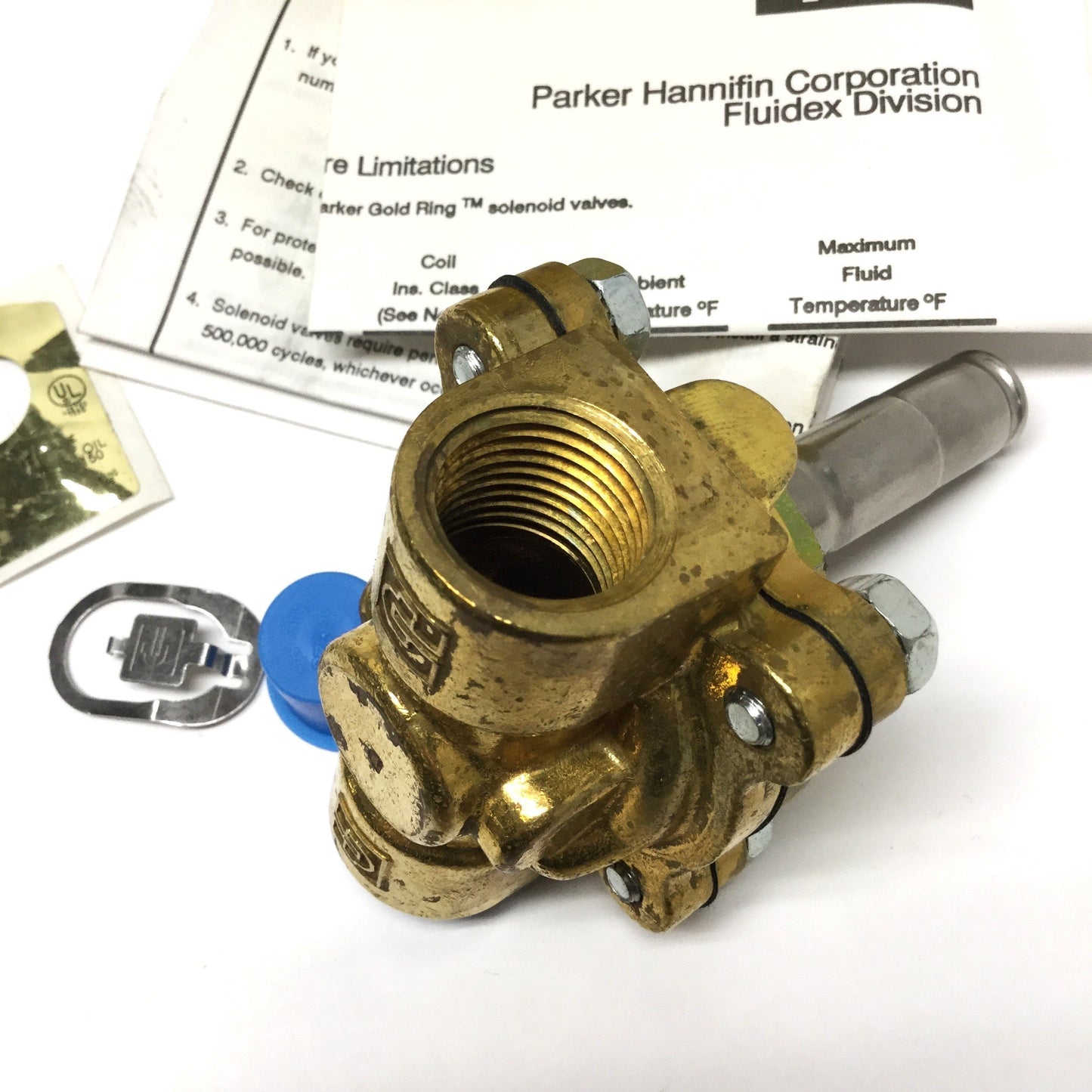 New – Open box Parker 08F23O2140ACF Gold Ring 2-Way Solenoid Valve 150psi Air/Water/Oil No Coil