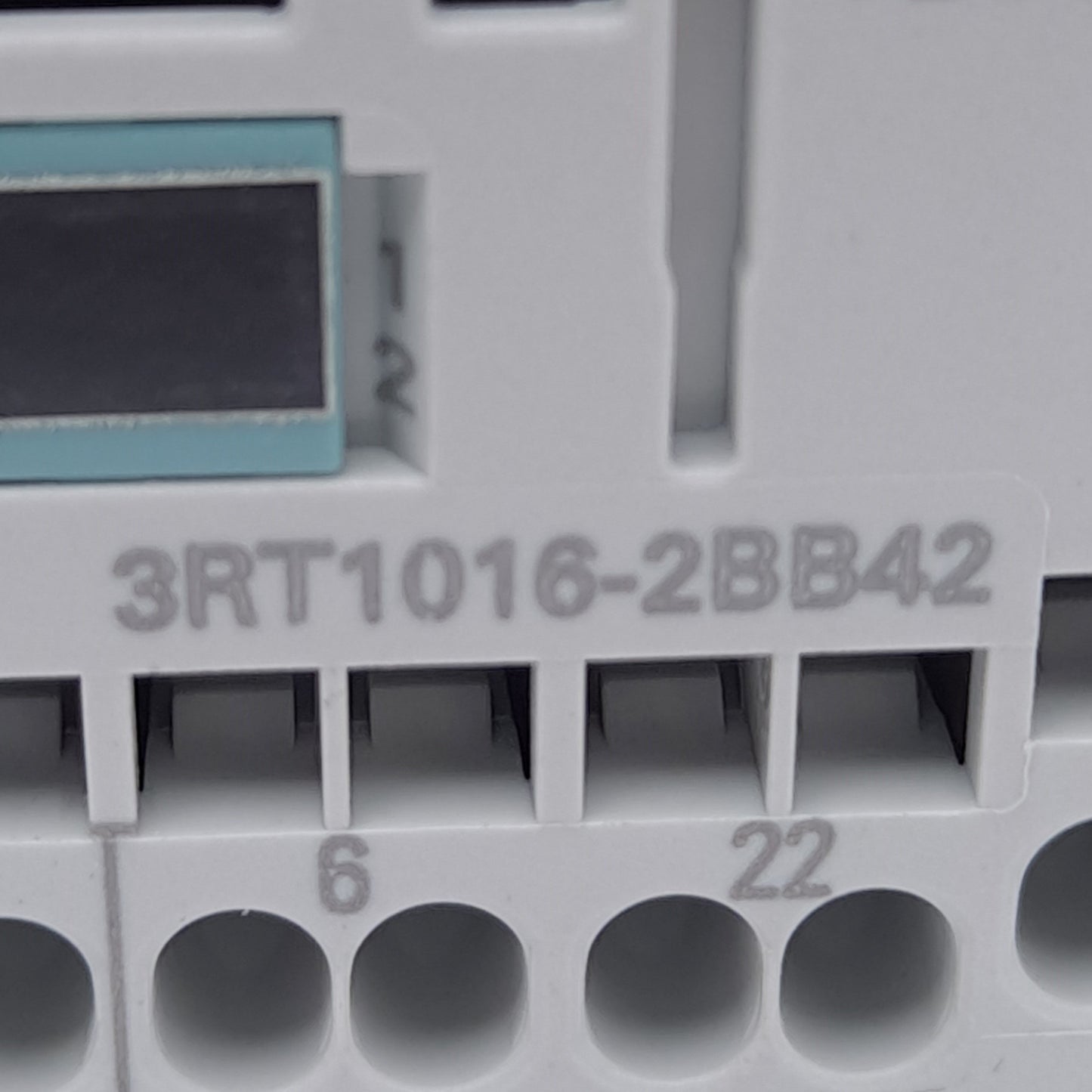 Used Siemens 3RT10162BB42 Contactor, 3-Pole, 9A Contact, DIN Rail, 24VDC Coil