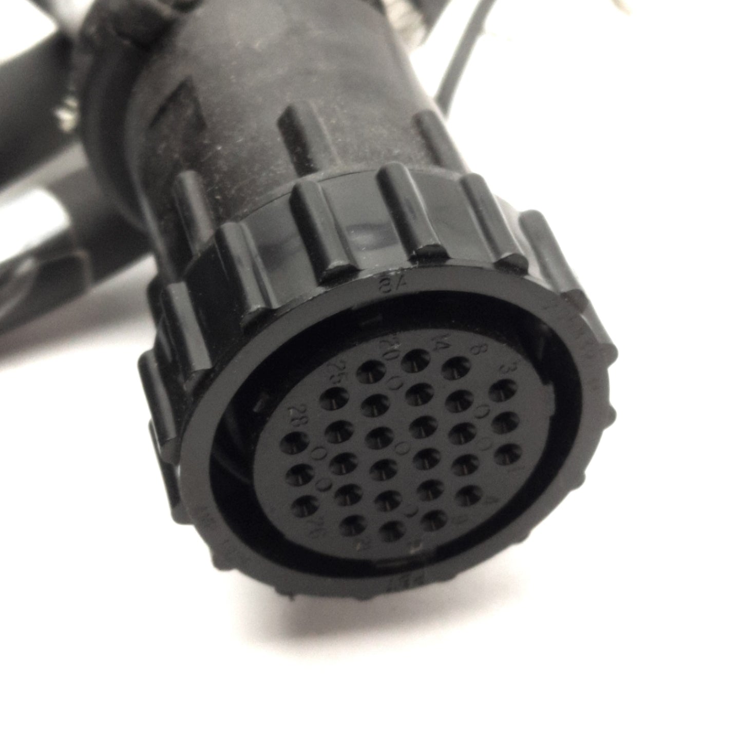 Used Allen Bradley 2090-CFBM6DF-CBAA03 Motor Feedback Cable, 9Ft Long, 28-Pin Round