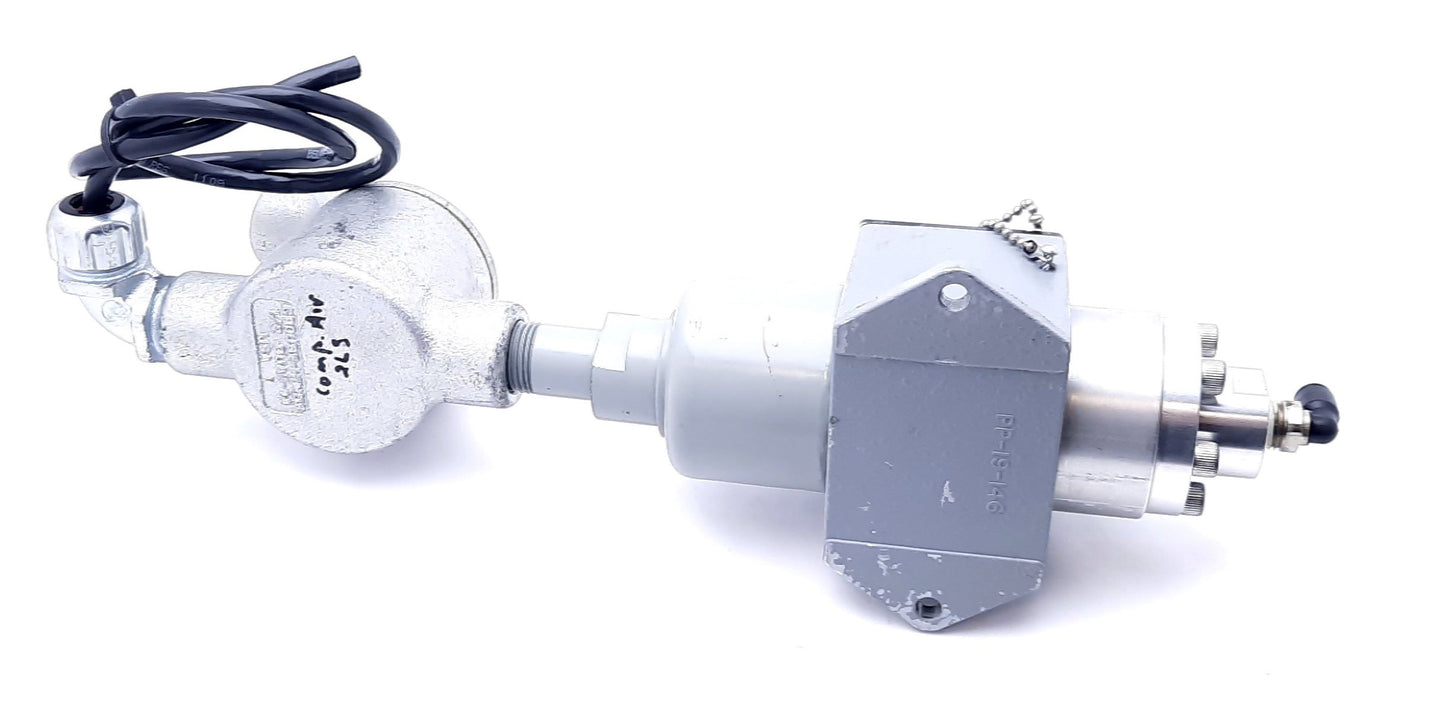 Used Dwyer 1004E-A1-J Explosion-Proof Pressure Switch 3000psig SPDT 1/2" M 1/4" F NPT