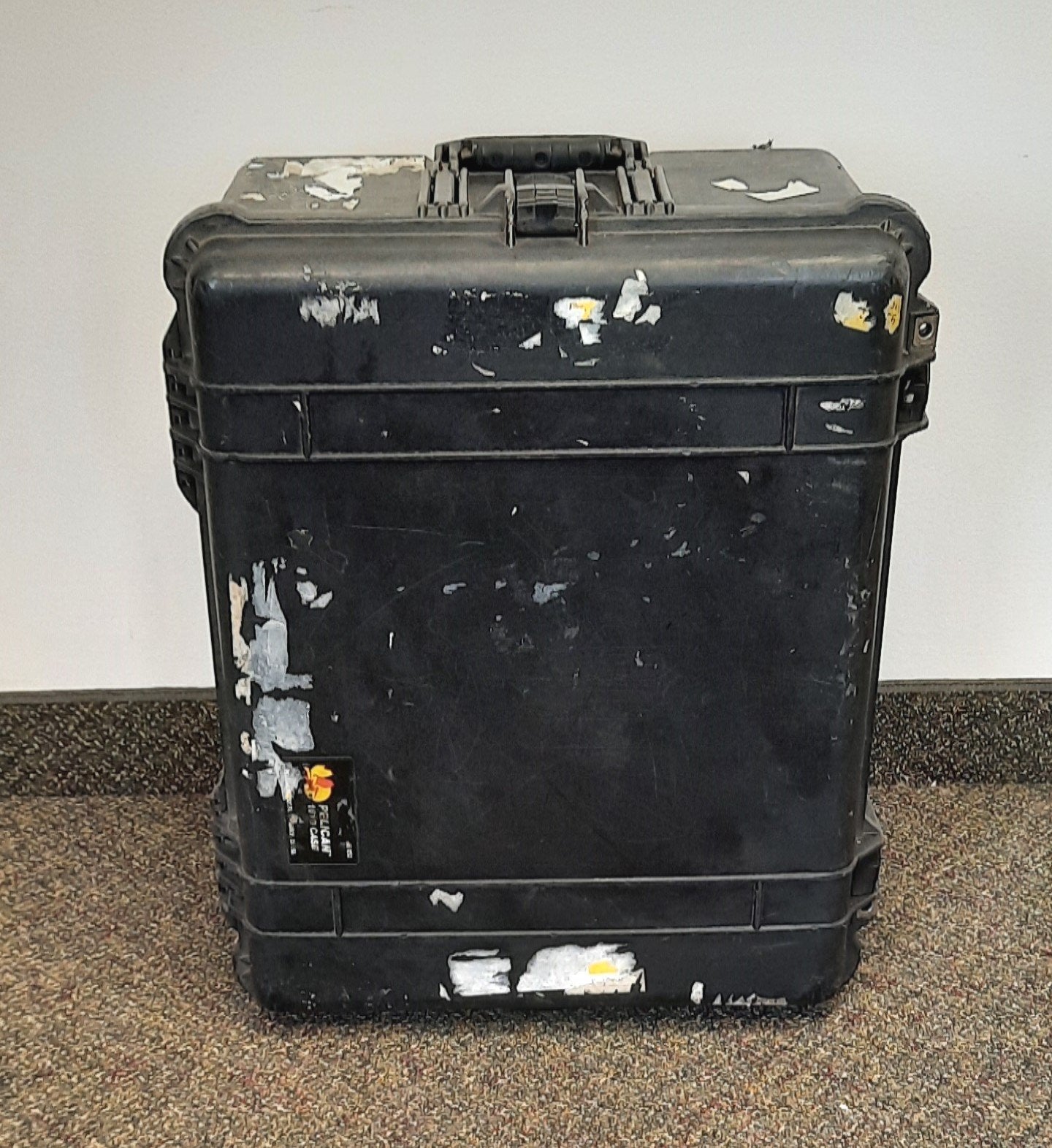 Used Pelican 1610 Watertight Protector Case, Interior Dimensions: 21.8"x16.7"x10.6"