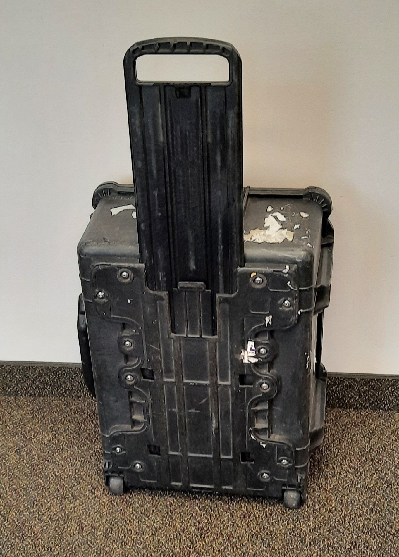 Used Pelican 1610 Watertight Protector Case, Interior Dimensions: 21.8"x16.7"x10.6"