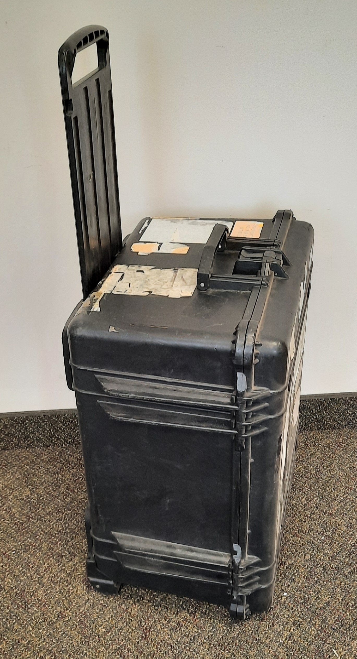 Used Pelican 1620 Watertight Protector Case Dimensions 21.48 x 16.42 x 12.54"