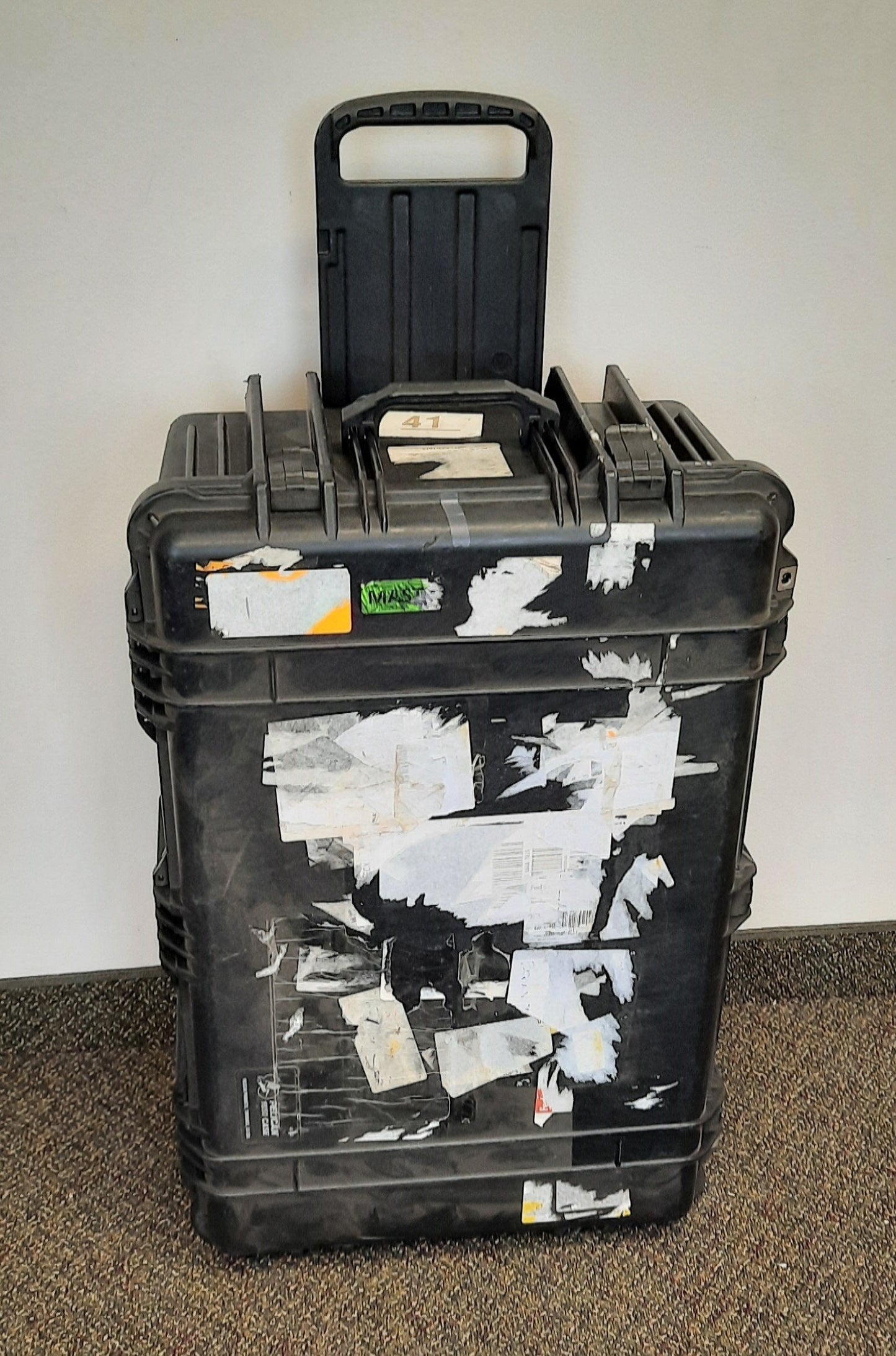 Used Pelican 1650 Watertight Protector Case Dimensions 28.57 x 17.52 x 10.65"
