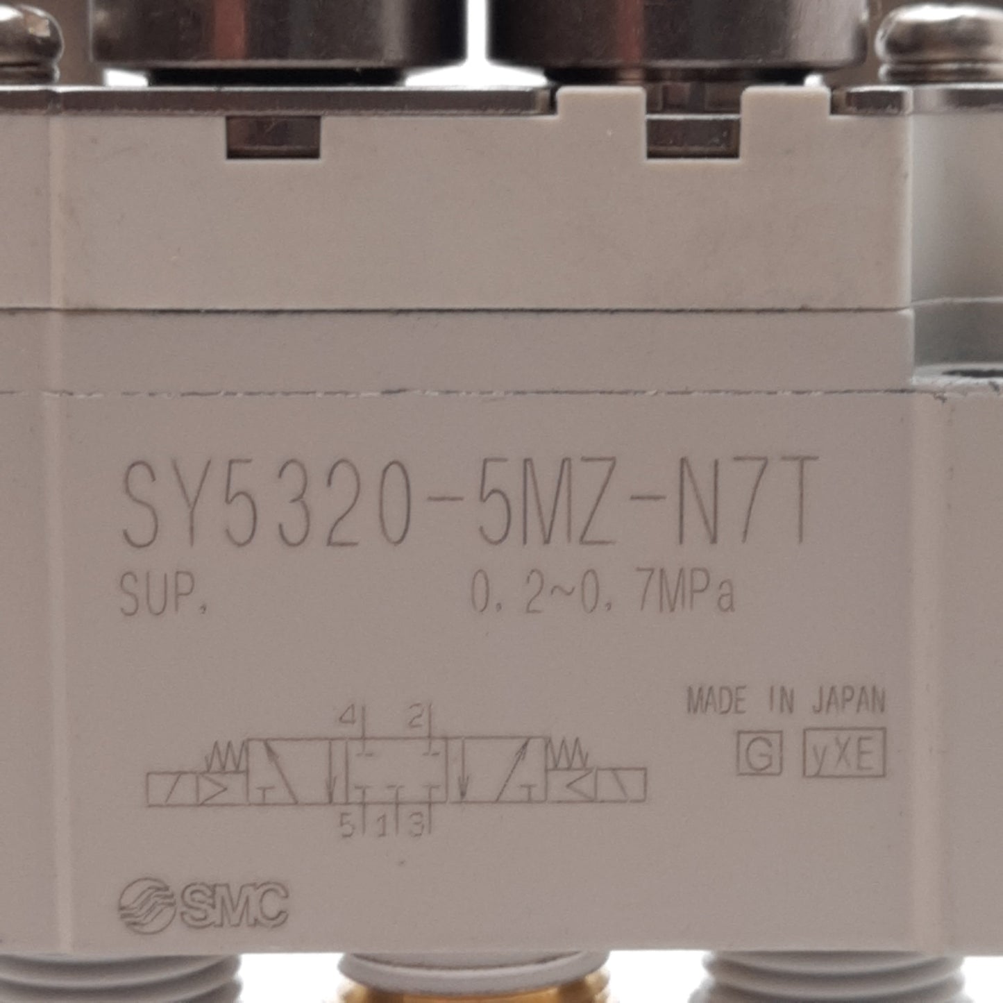 New SMC SY5320-5MZ-N7T Double Solenoid Valve, 0.2-0.7MPa ø1/4in One-Touch 24VDC Coil