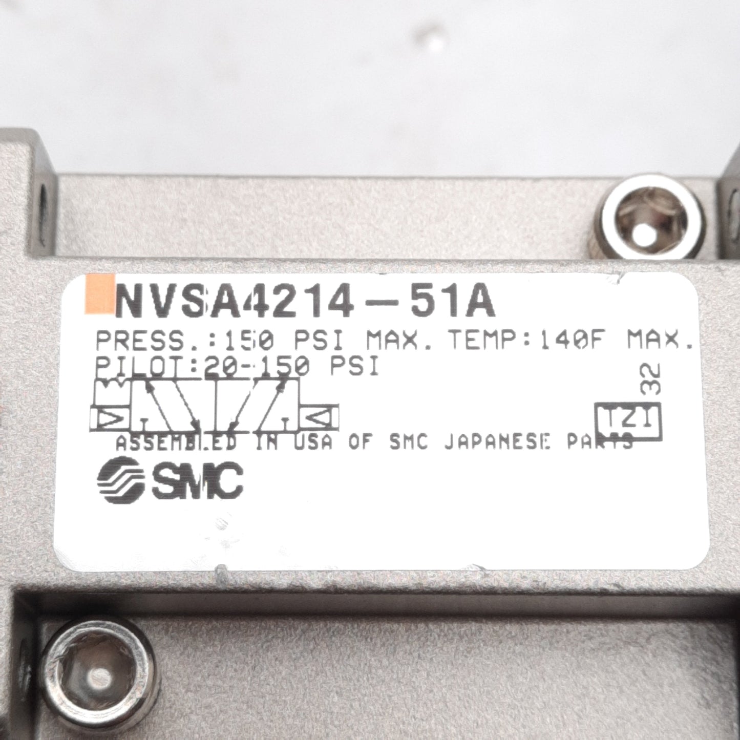 New SMC NVSA4214-51A Directional Air Valve, 20-150PSI Double Pilot, 1/8in NPT Ports