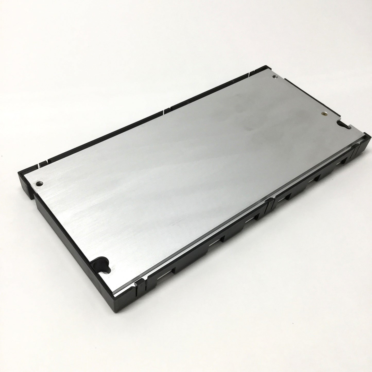 Used GE Fanuc IC693CHS397M Series 90-30 PLC 5-Slot Base Rack Mount, EMI Enhanced