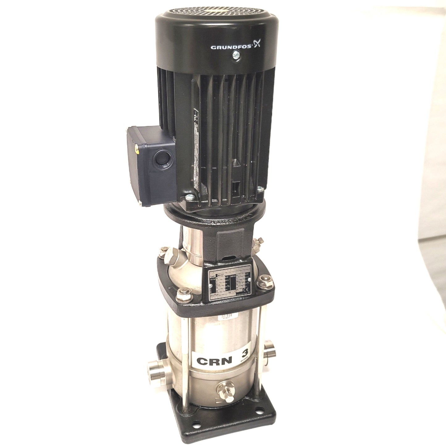 New – Open box Grundfos CRN3-8 A-P-G-V-HUUV Vertical Multistage Pump 3.6m³/h, 1.5HP, 240/480VAC