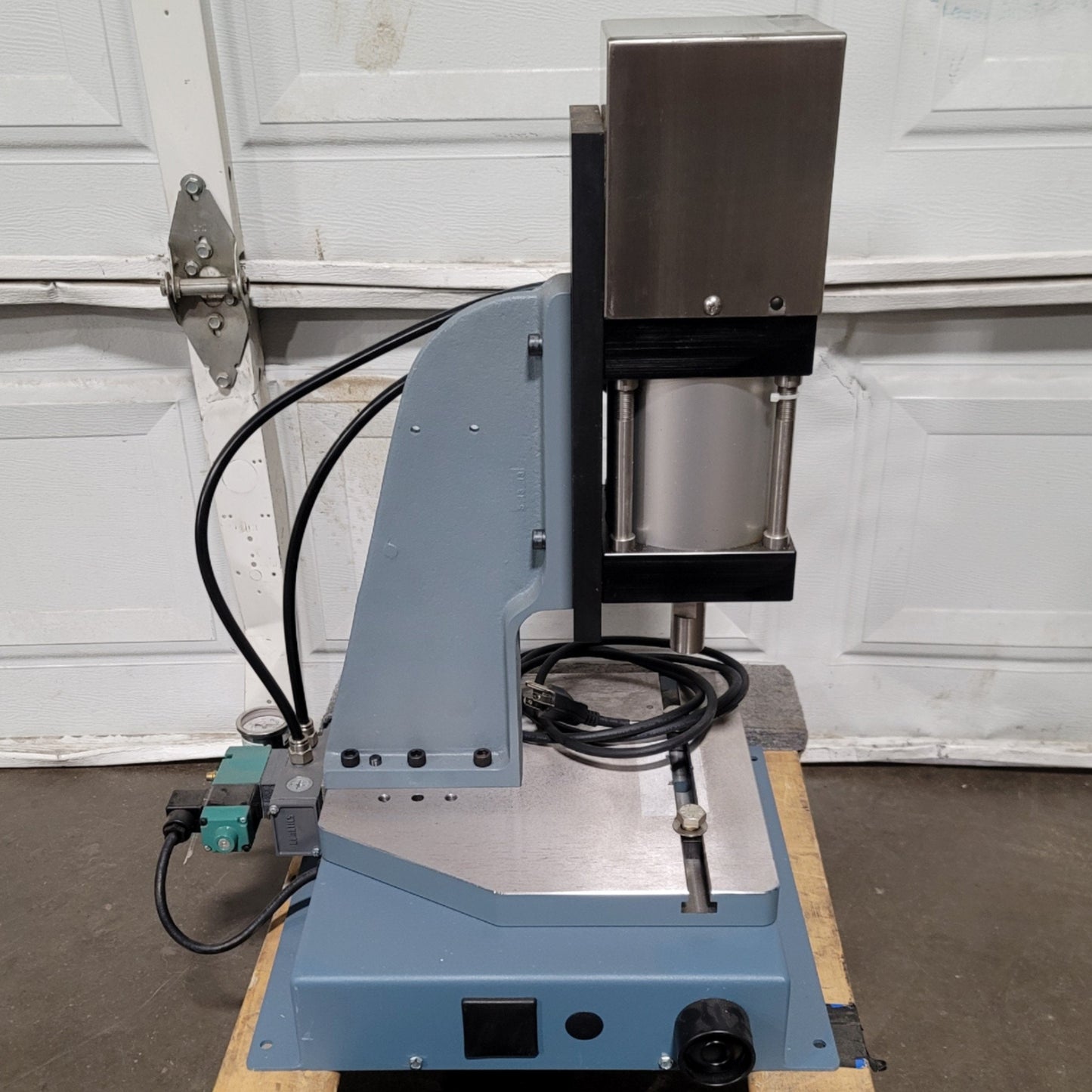 Used Janesville Tool & MFG A-3151 3/4 Ton Adjustable Precision Pneumatic Press
