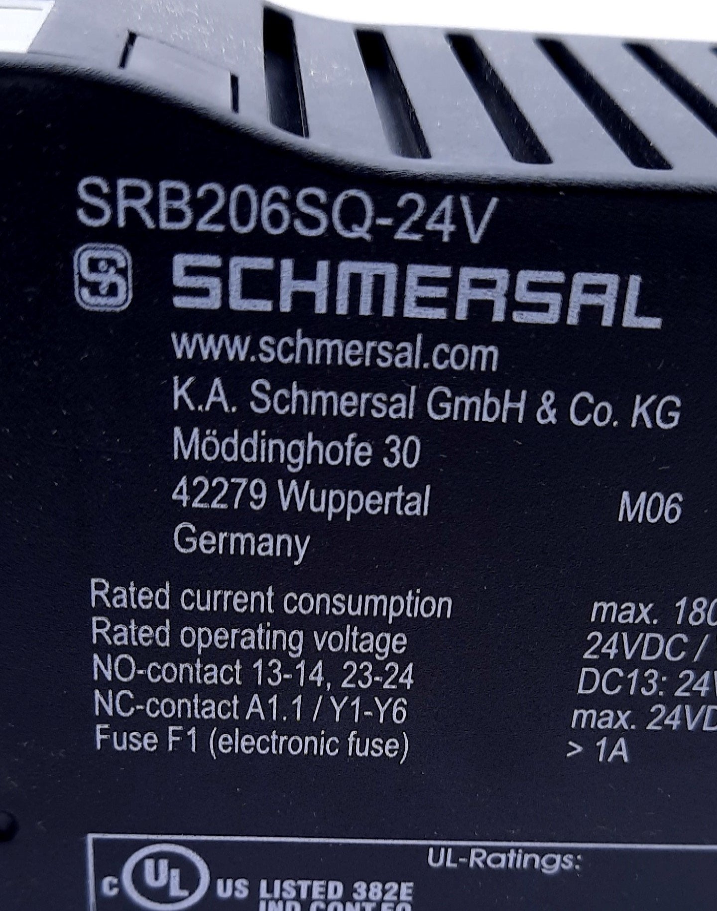 New Schmersal SRB206SQ-24V Safety Controller 24VDC/AC 6A 2 Safety Contacts 6 Outputs