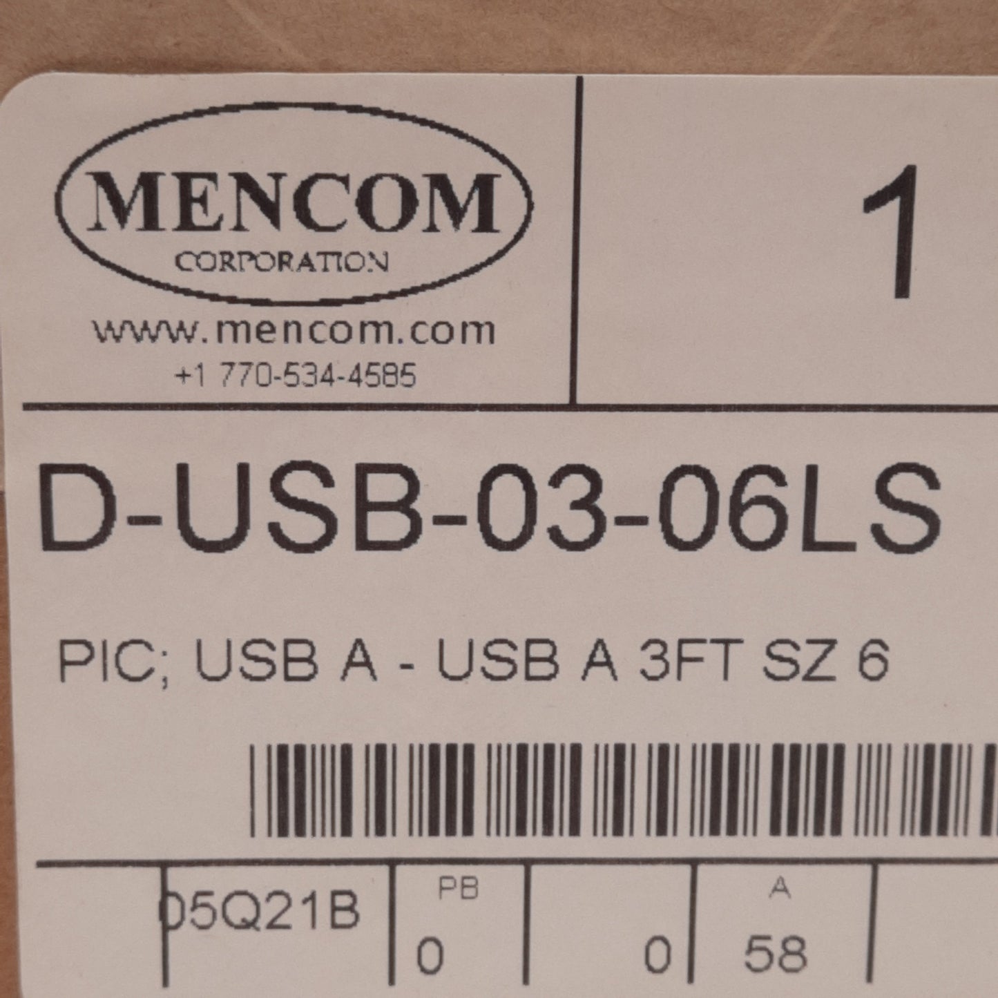 New Mencom D-USB-03-06LS Panel Interface Connector, USB Form A Male to Female, 3ft