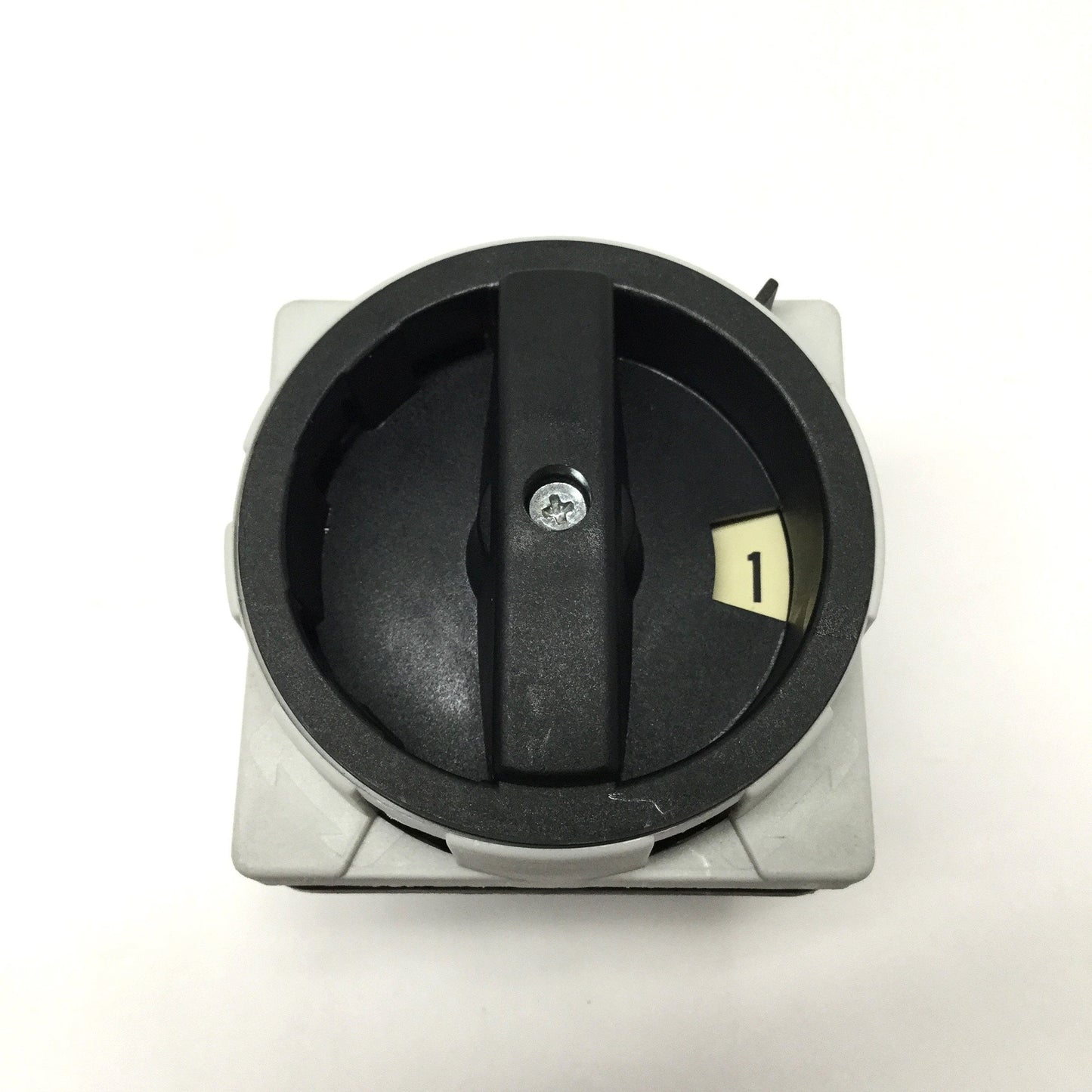 Used Kraus & Naimer KG 32B Rotary Disconnect Switch ON-OFF 600VAC, 32A, 3-Pole, S00