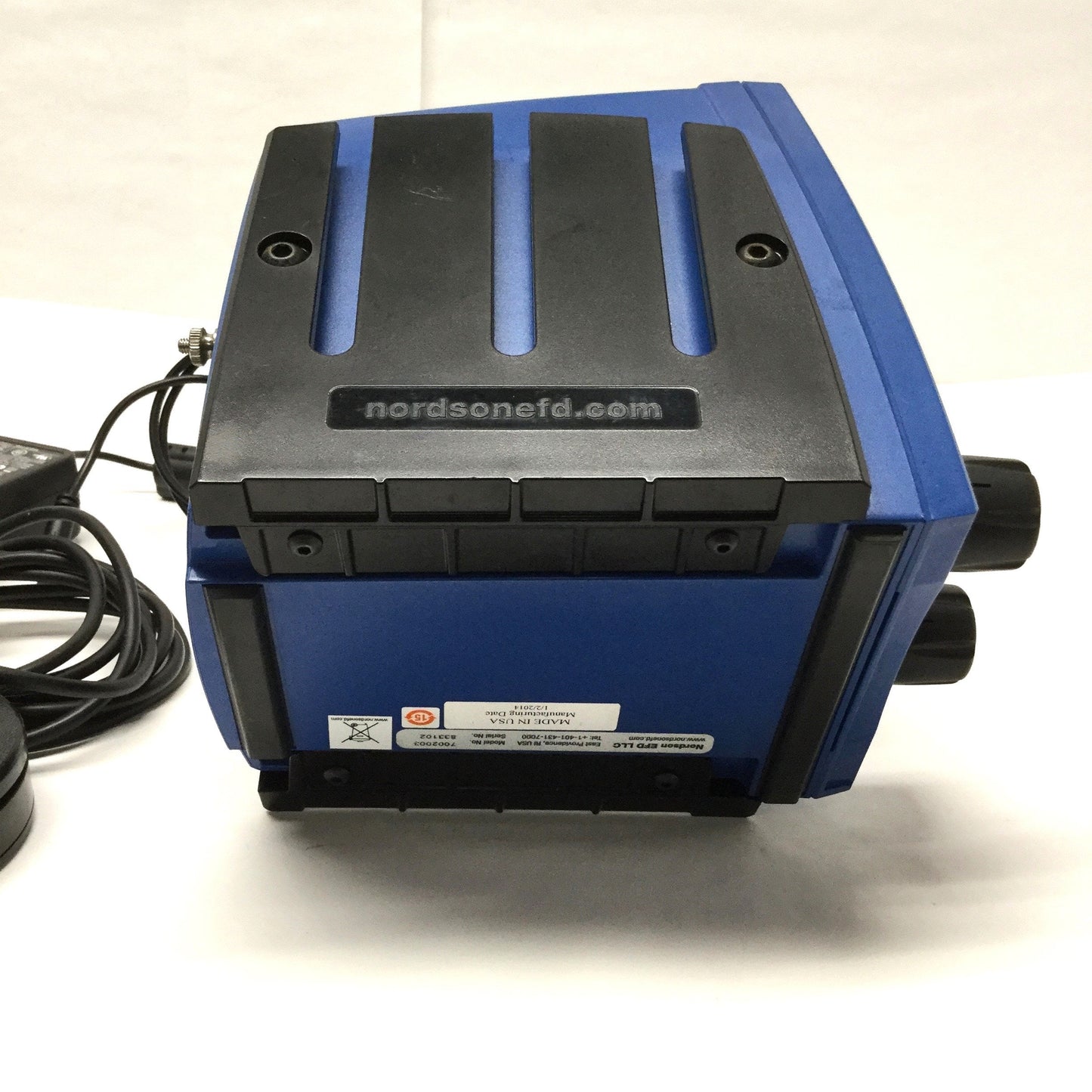 Used Nordson EFD 7002003 Ultimus II Precision Fluid Dispensing Unit, 0-15psi, 24VDC