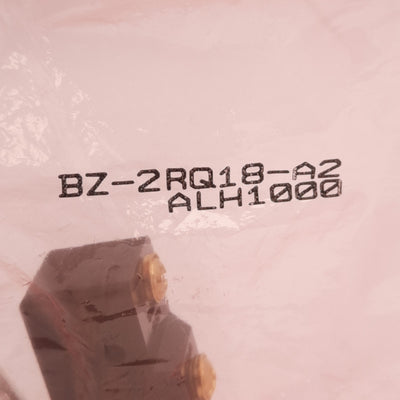 New Honeywell BZ-2RQ18-A2 Roller Plunger Switch, SPDT, 125V 15A, 9-13 Oz Actuation