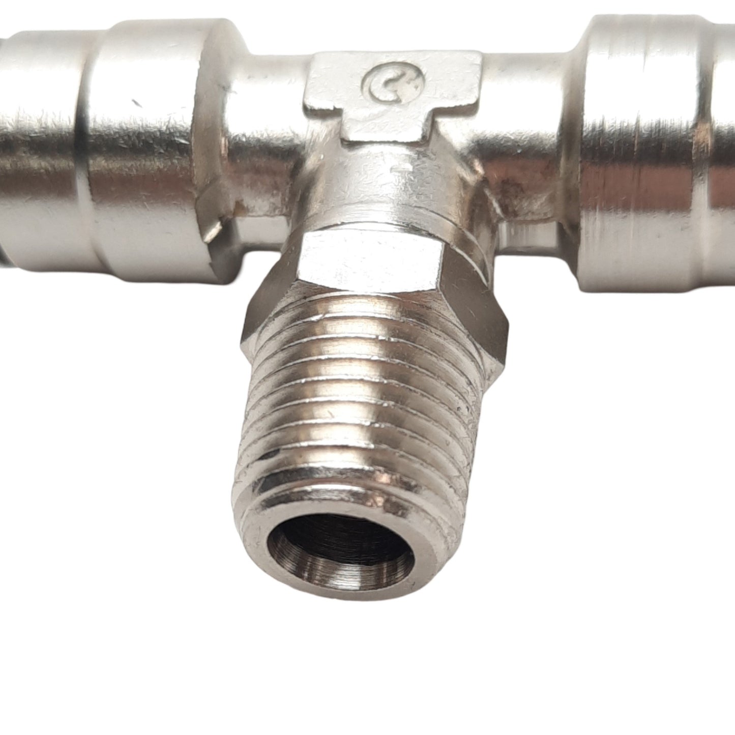 New – Open box Lot of 4 Camozzi 6430 06-04 Pneumatic Tee Swivels, 3/8 OD to 1/4 NPT, 1.6MPa