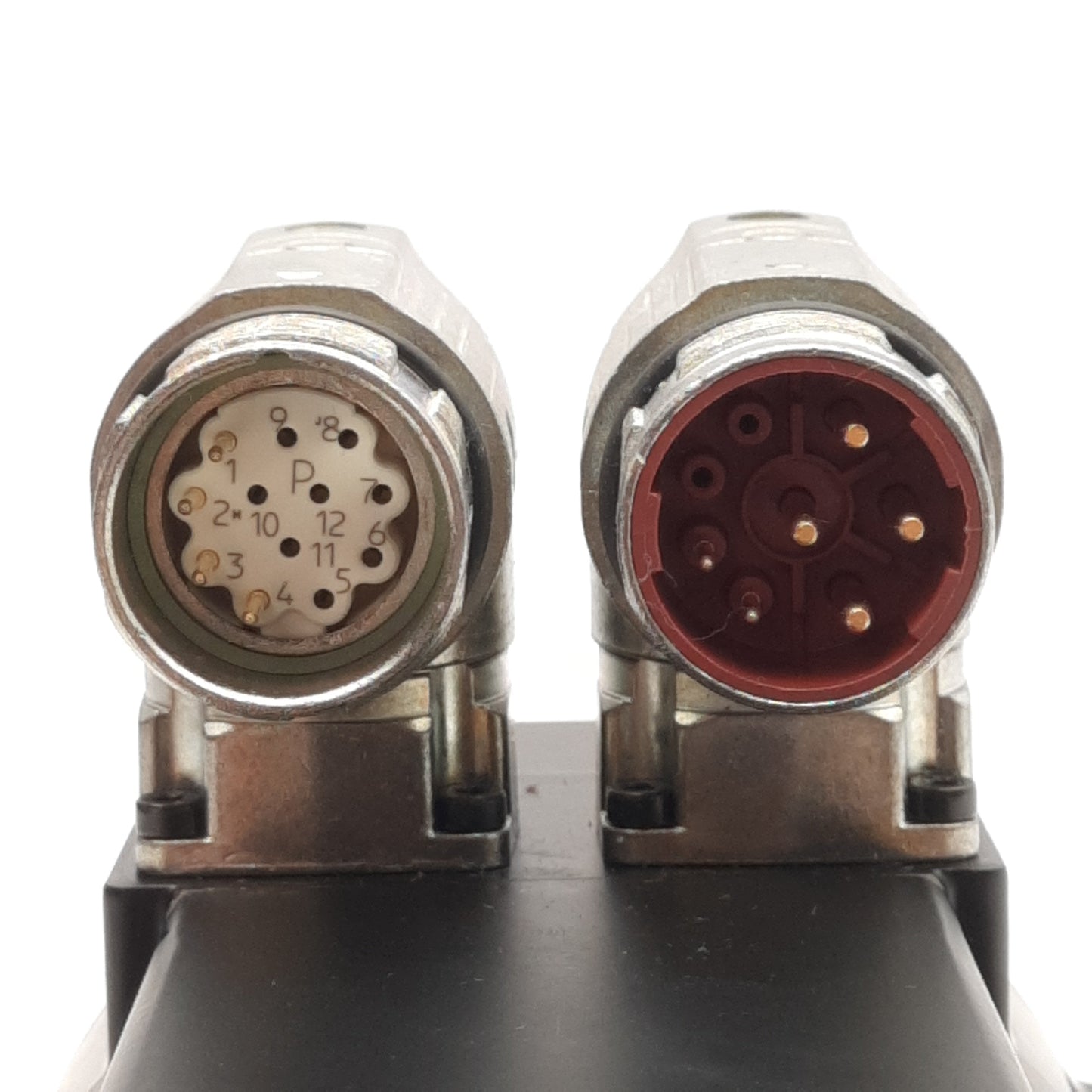 New Kollmorgen AKM44J-KKC2C-01 Servo Motor, 3-Phase 480VAC 7.7A 1.21kW, 84mm Flange