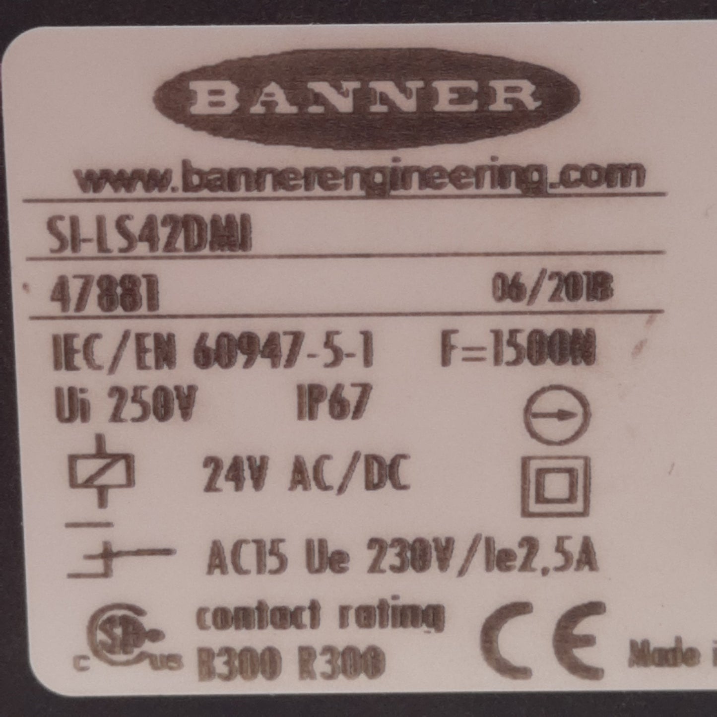 Used Banner SI-LS42DMI Safety Interlock Switch, 2NC+1NO, 1500N Force, 24VDC Coil