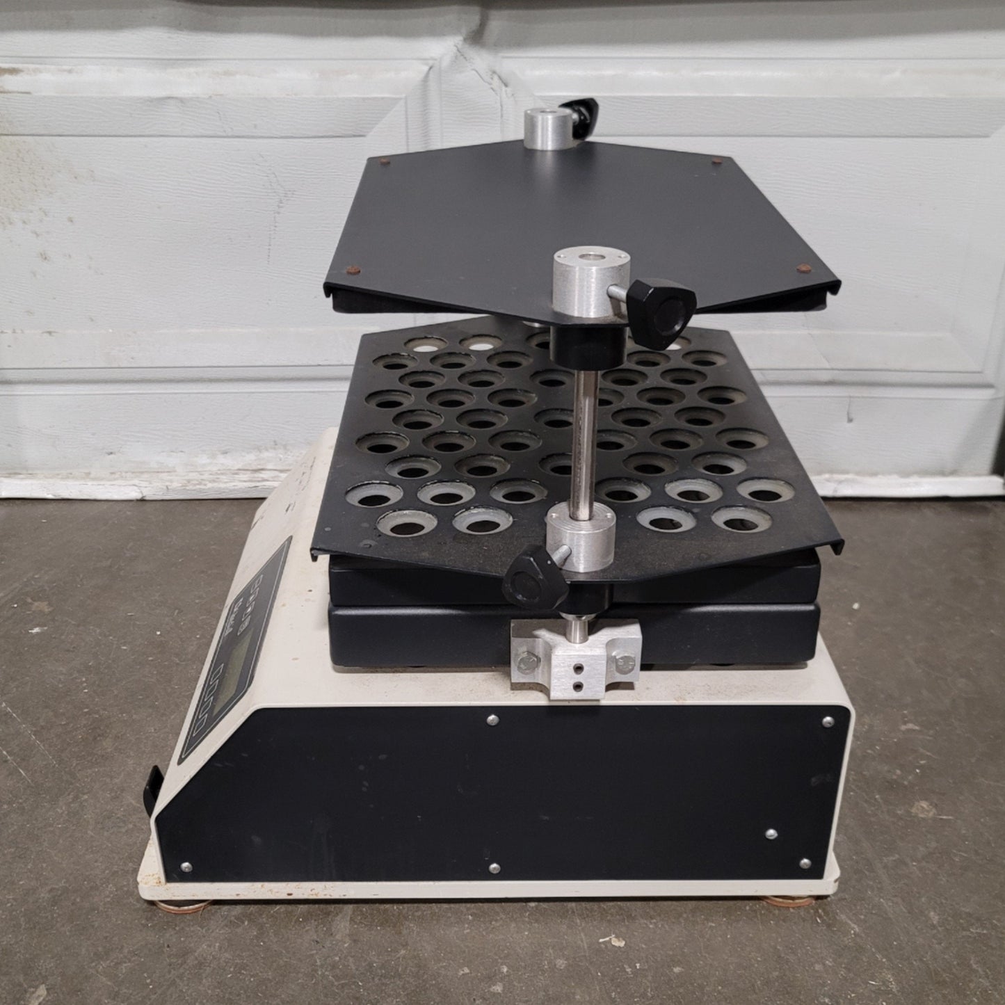 Used Glas-Col 099A-DPM12 Digital Pulse Vortex Mixer Base 100-1500RPM, 120VAC, 52 Vial