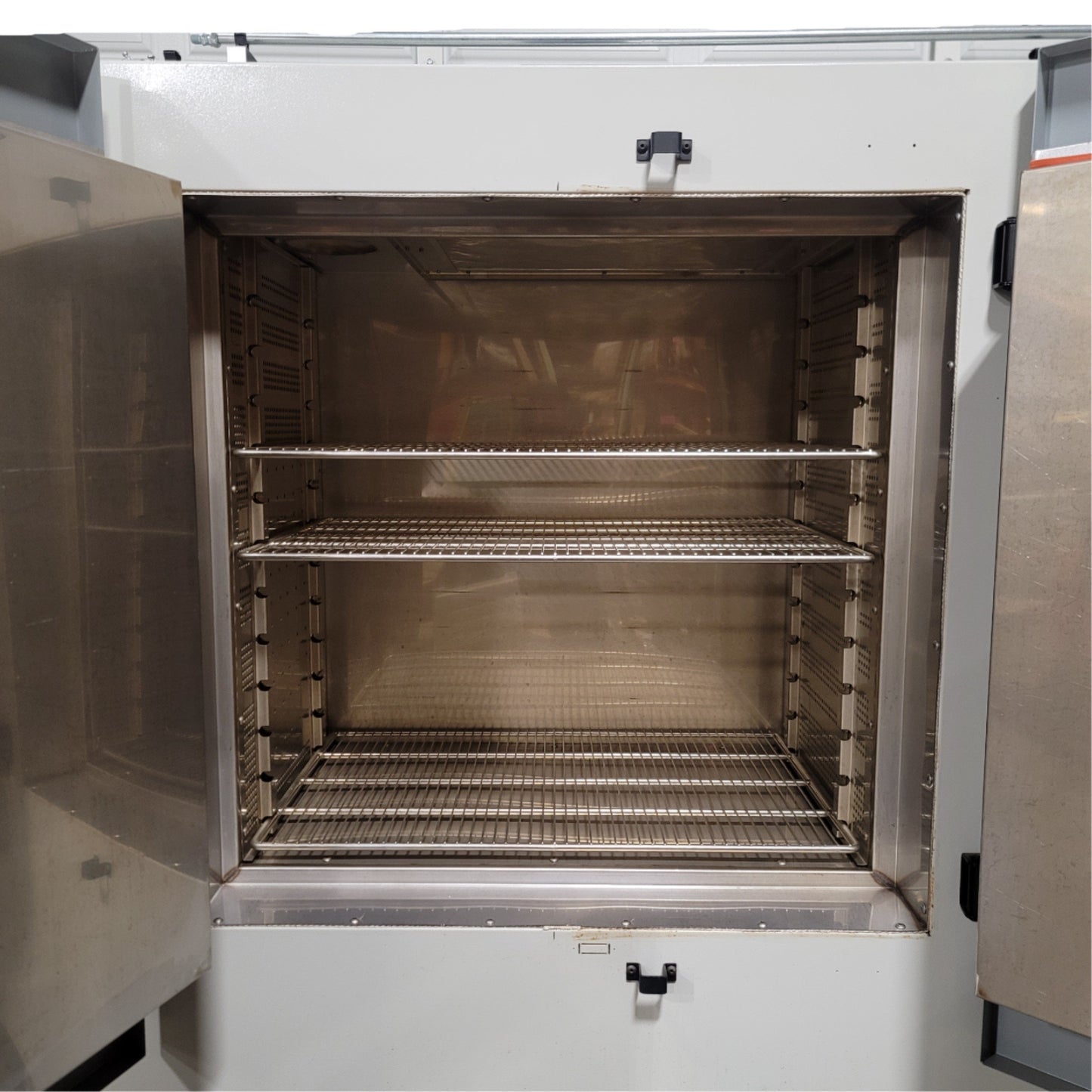 Used Despatch RFD2-19-2E Horizontal Airflow Cabinet Oven 19.5CUFT 86-650°F 480VAC 3PH