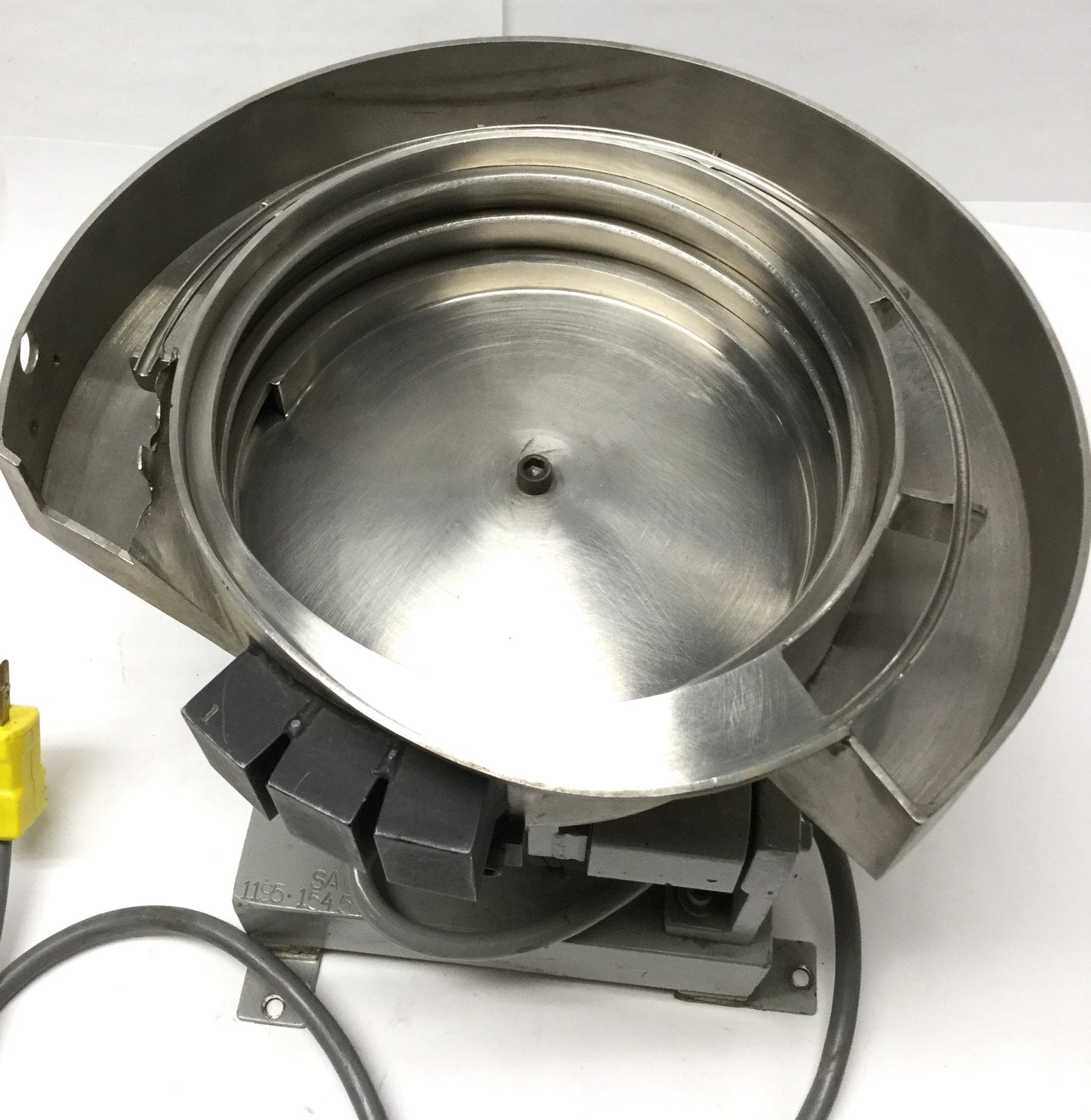 Used J & J Engineering Vibratory Bowl Feeder 18"w x 8"H, 2-Post, 120VAC