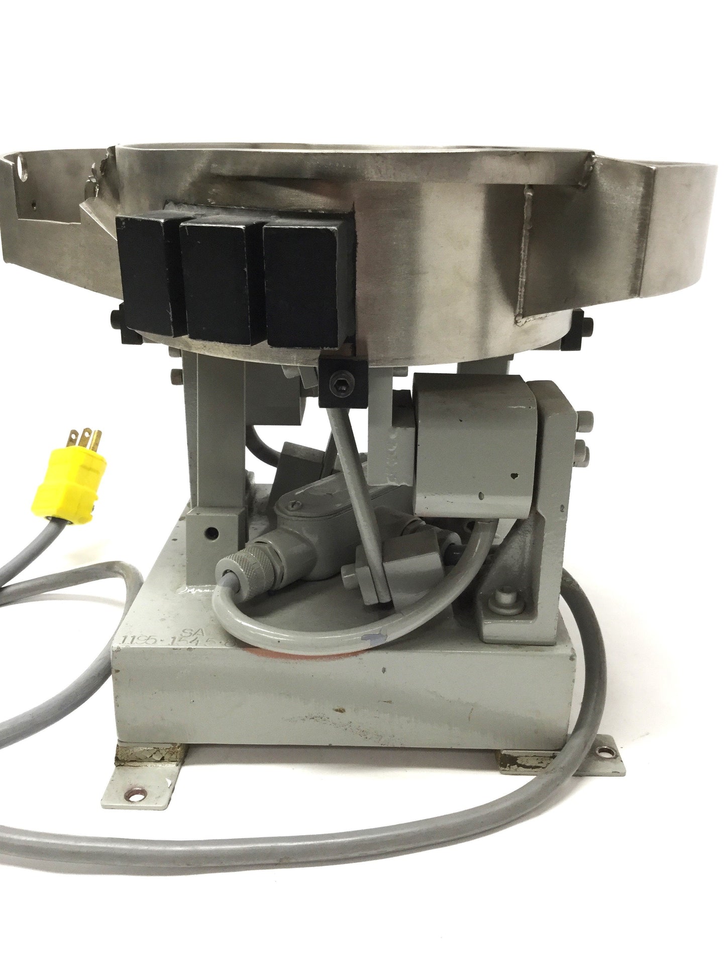 Used J & J Engineering Vibratory Bowl Feeder 18"w x 8"H, 2-Post, 120VAC