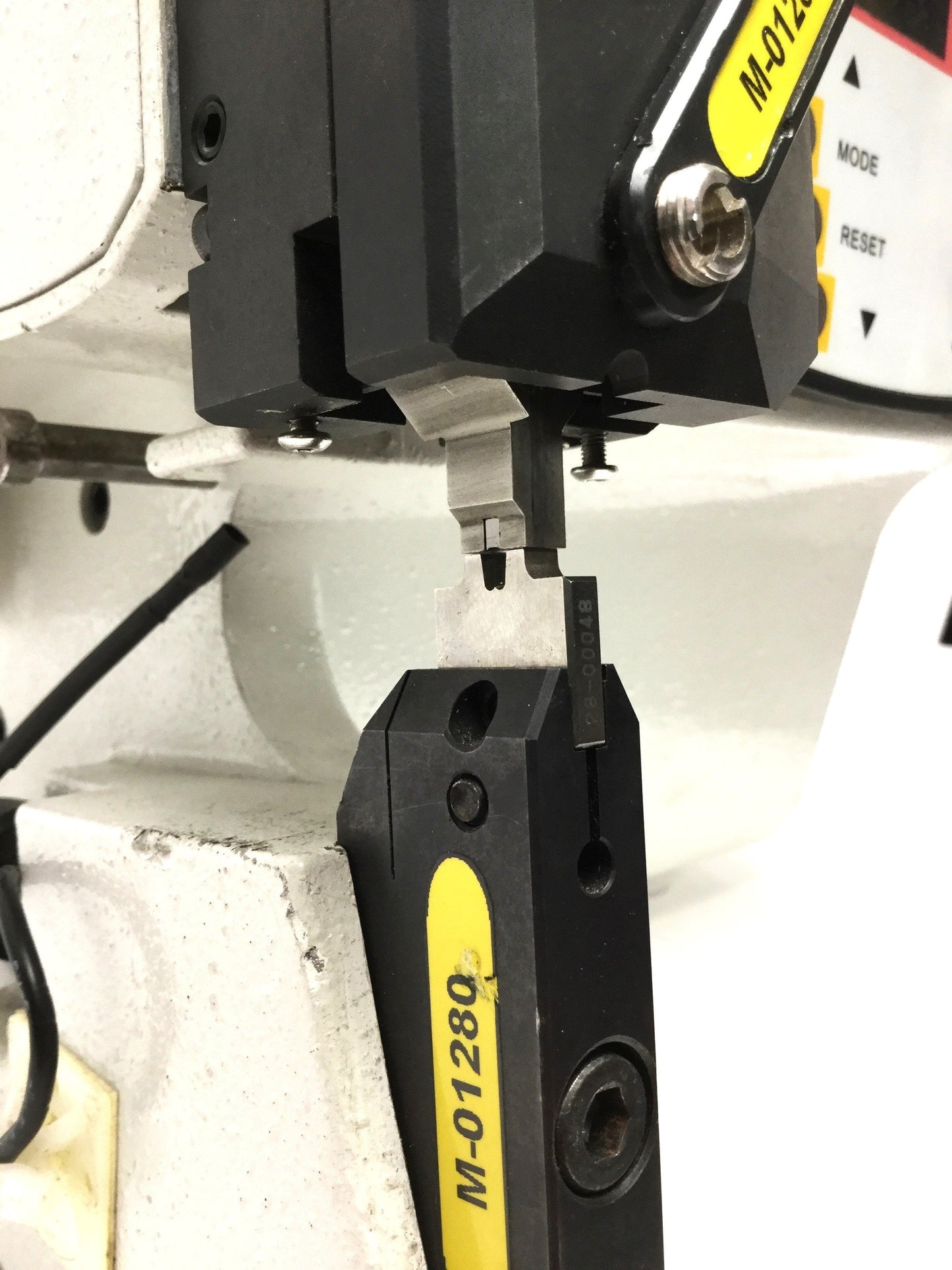 Used Machine Solutions 301105-02H Stent Crimper Head, 70mm Length, 0.5-10mm Diameter