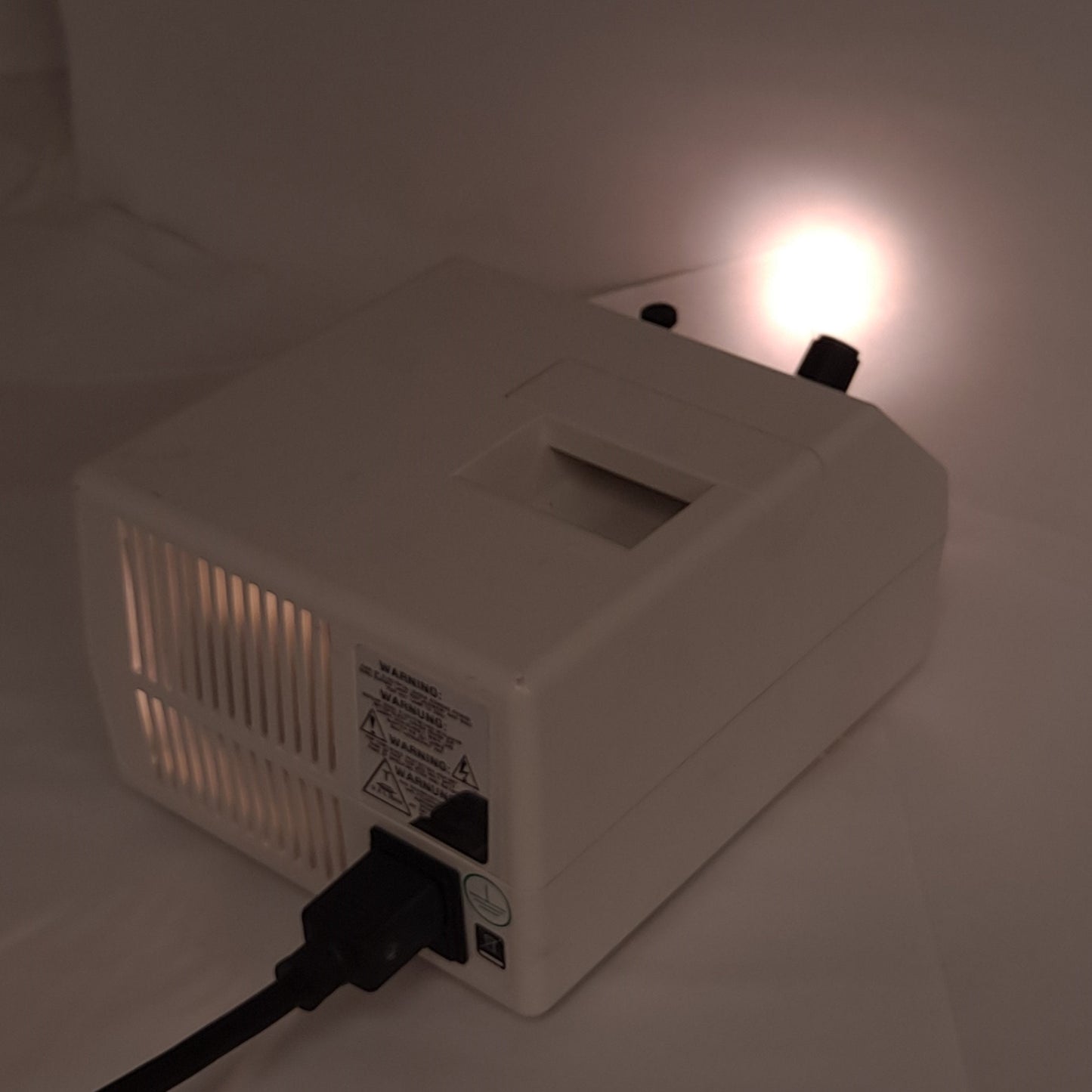 Used Dolan Jenner MI-152 Fiber-Lite High Intensity Illuminator, 115VAC 1.74A 350000fc
