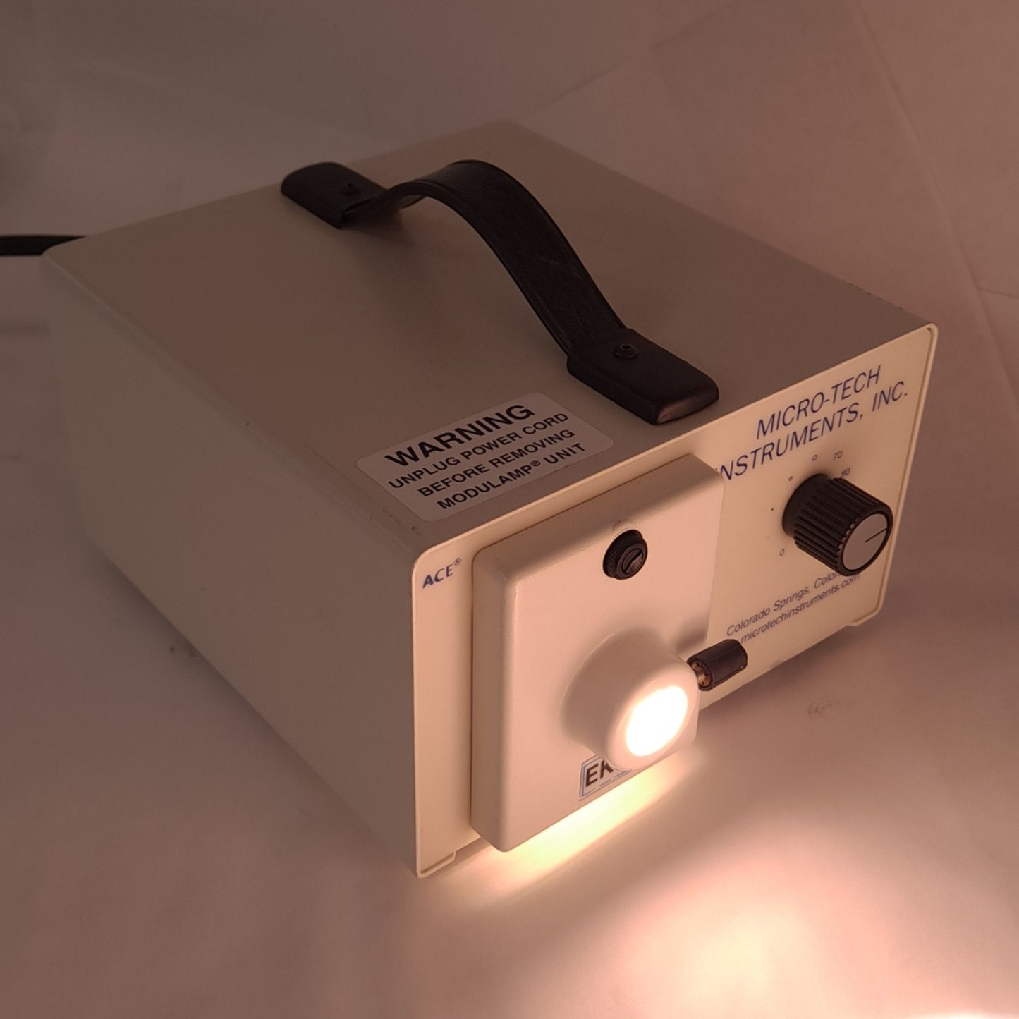 Used Micro Tech 20500./19 EKE Microscope Illuminator, 115-120VAC 3A In, 150W 40000fc