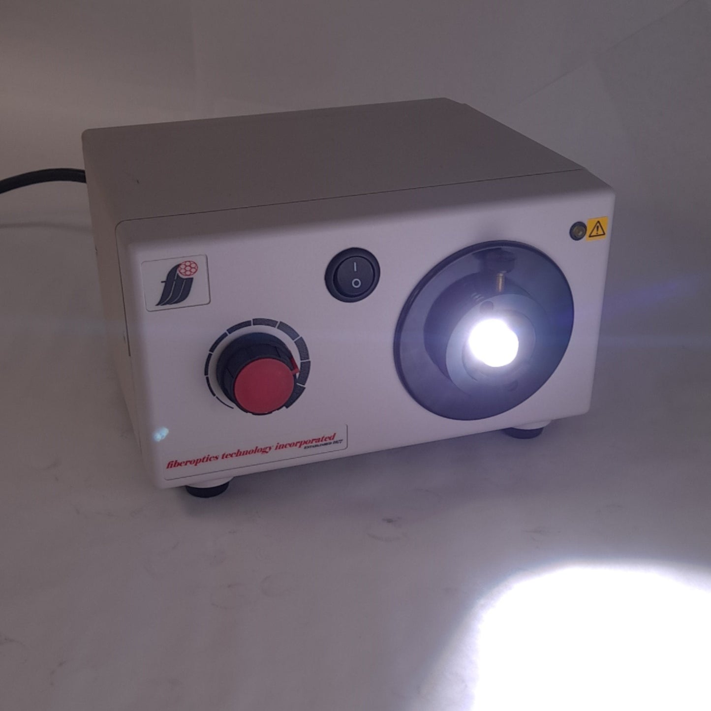 Used FTI LO-35 LED Fiber Optic Illuminator, 50W 2A Fuse, ø16mm 1in Adapter, 120VAC 1A