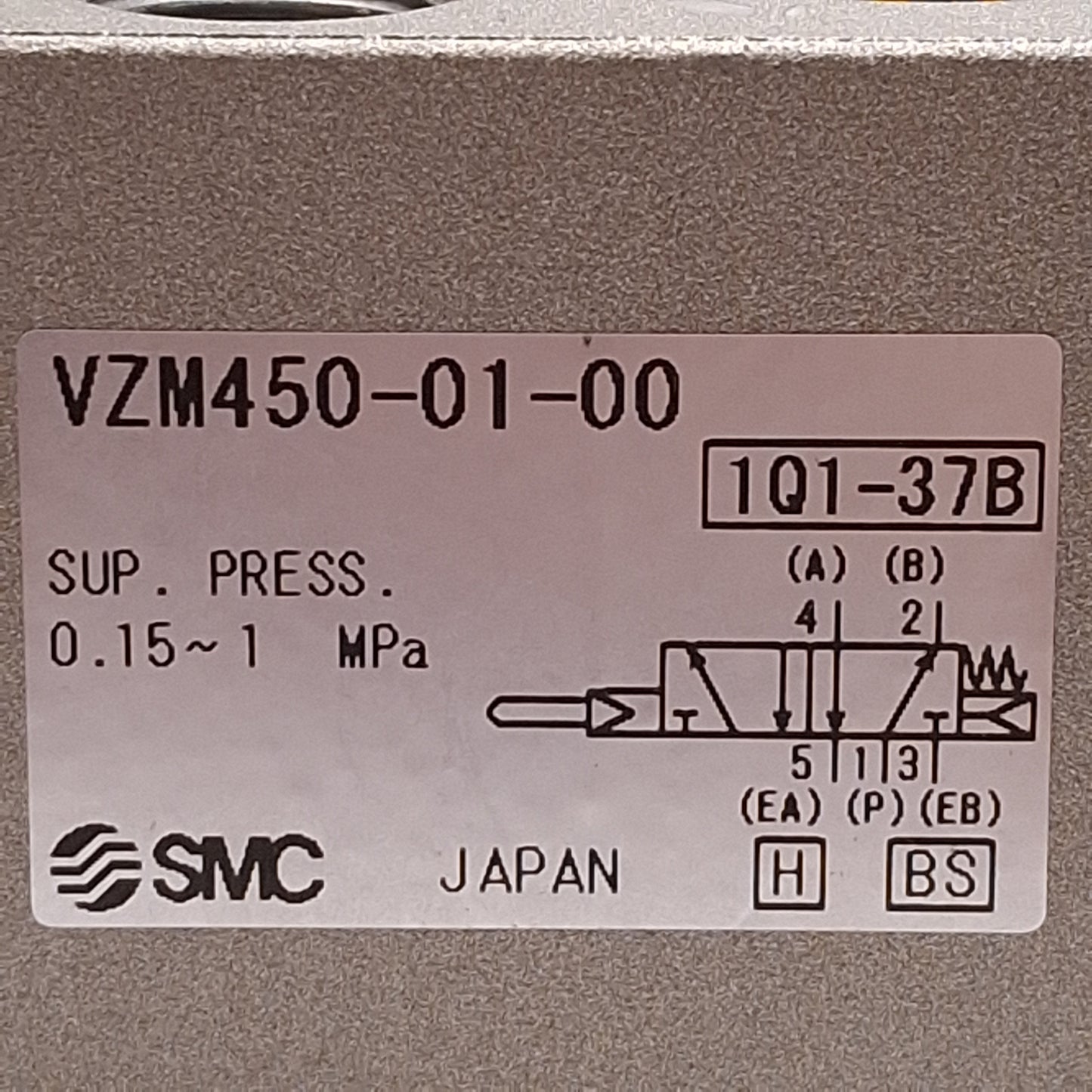 Used SMC VZM450-01-32Y Momentary Pushbutton Pneumatic Valve, 0.15-1.0MPa, Rc1/8