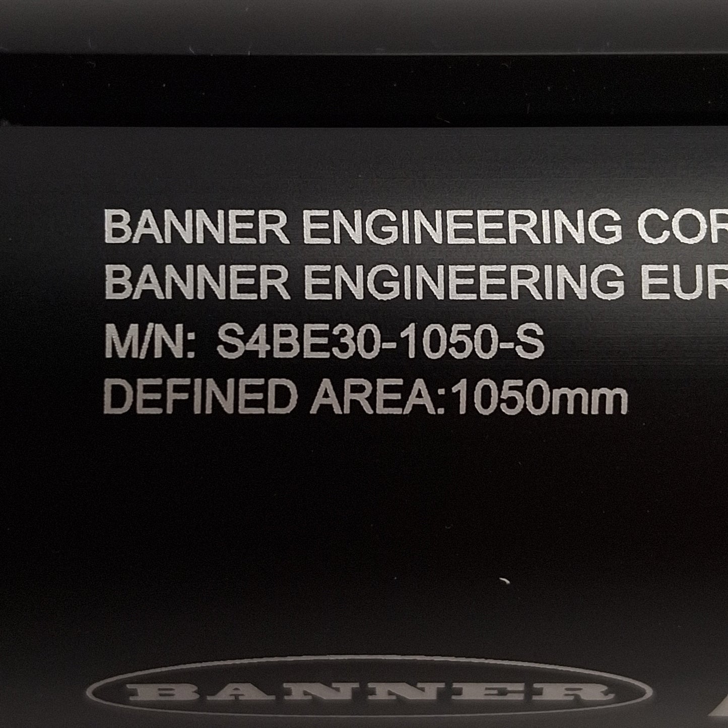 New – Open box Banner S4BE30-1050-S EZ-Screen S4B Safety Light Curtain Emitter, 12m Range