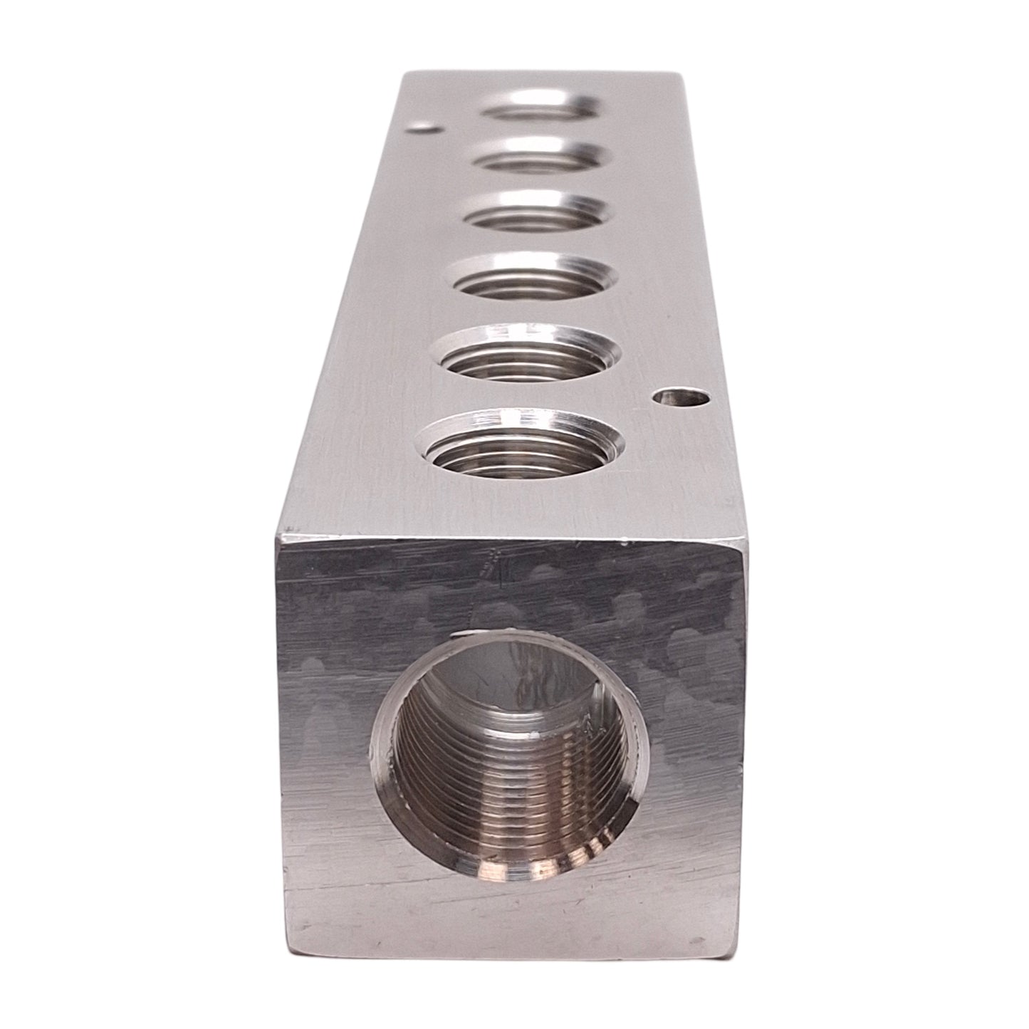 New – Open box Pneumadyne M30-375-6-90 Aluminum Manifold, 6-Station, 1/2in & 3/8in NPT Ports