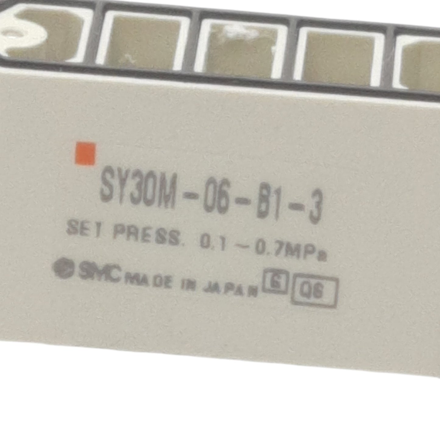 New SMC SY30M-06-B1-3 Valve Interface Regulator, 3-Pos, 0.1-0.7MPa Set, 0-1MPa Gauge