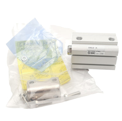 New SMC CD55L-25 Compact Cylinder, ø32mm Bore, 25mm Stroke, 1.0MPa Max, M6 x 1.0
