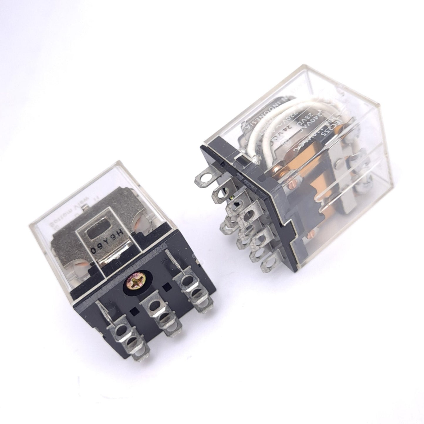 New Lot of 2 Omron LY3 DC24 Relays, 24VDC Coil 3PDT-NO/NC 11-Pin, 10A 240VAC Contact