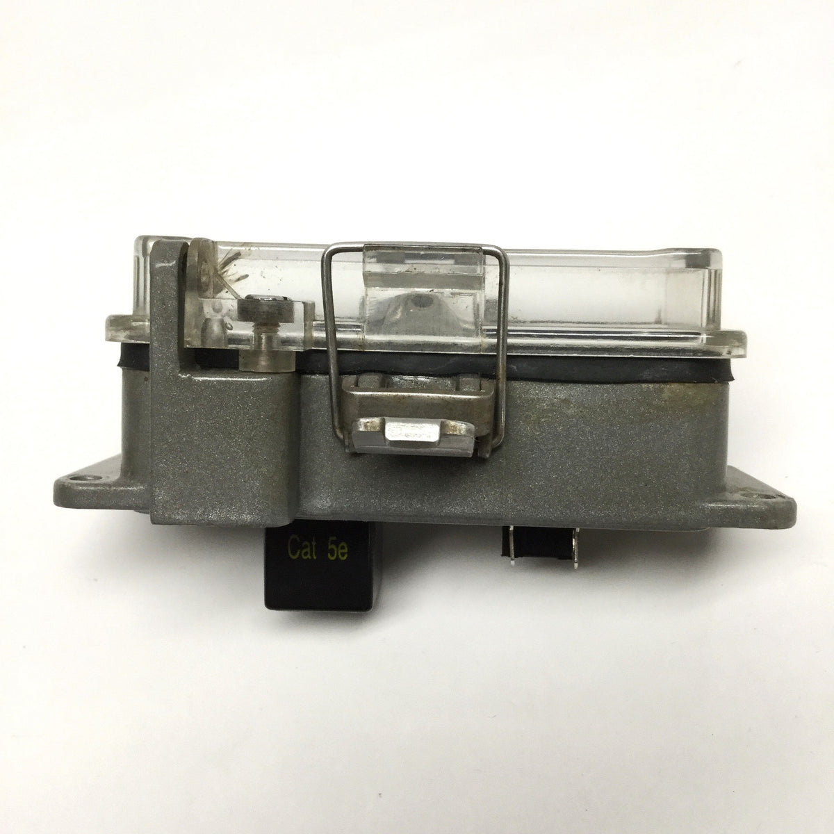 Used Grace P-R2-F3R0 Enclosure Panel Interface RJ45 Ethernet Simplex Outlet 120VAC 5A