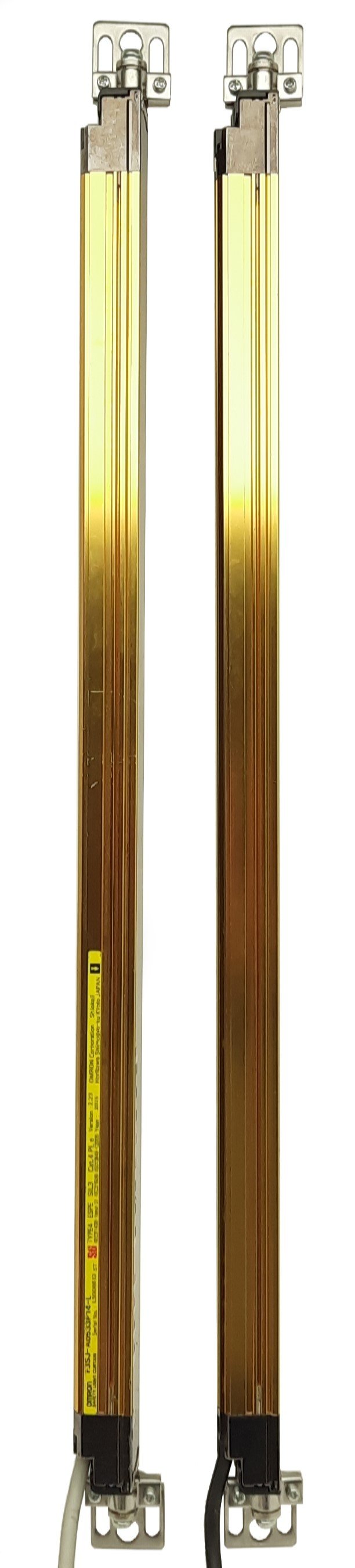 Used Omron F3SJ-A0533P14 Safety Light Curtain, 2x PNP, 533mm, .2-9m, Ø14mm, 24VDC