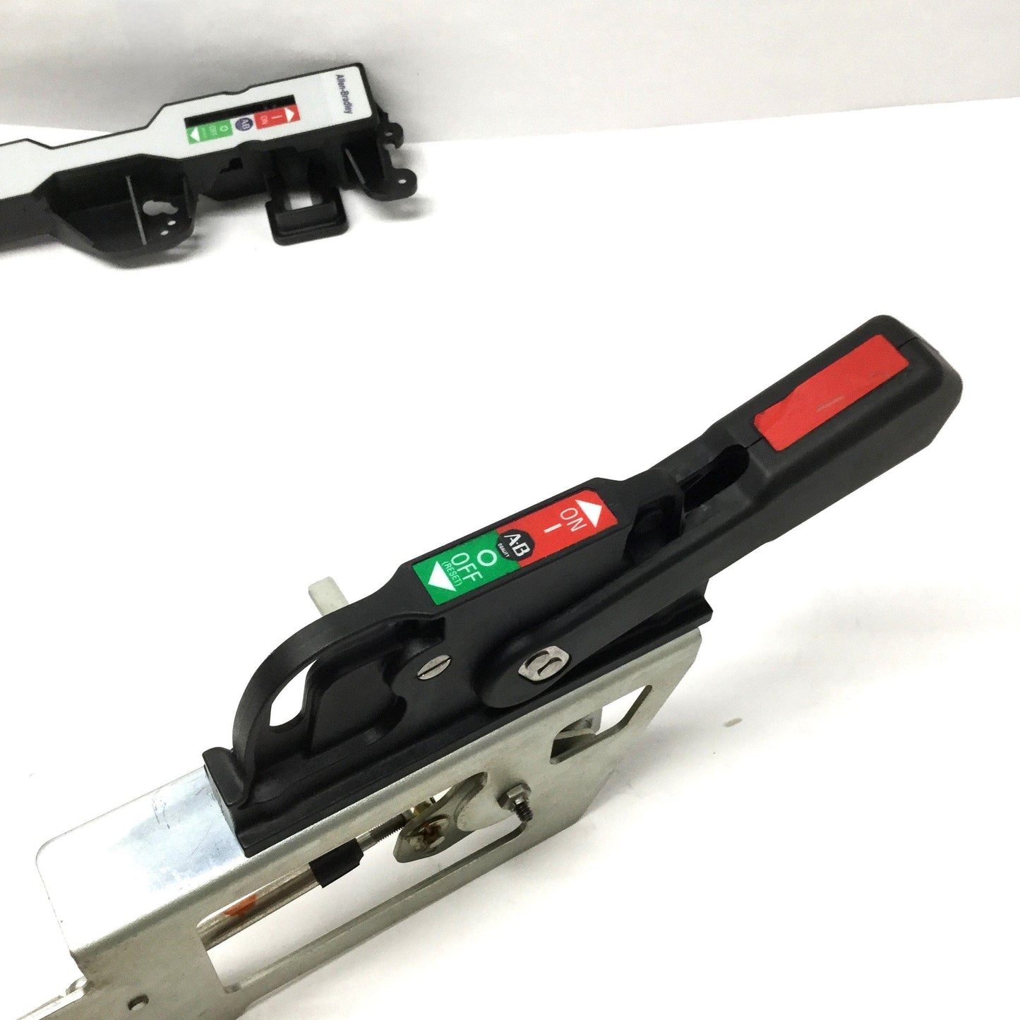 Used Allen Bradley 140G-H-FCX04 Circuit Breaker Cable Operator, Flange, 4ft L, 125A