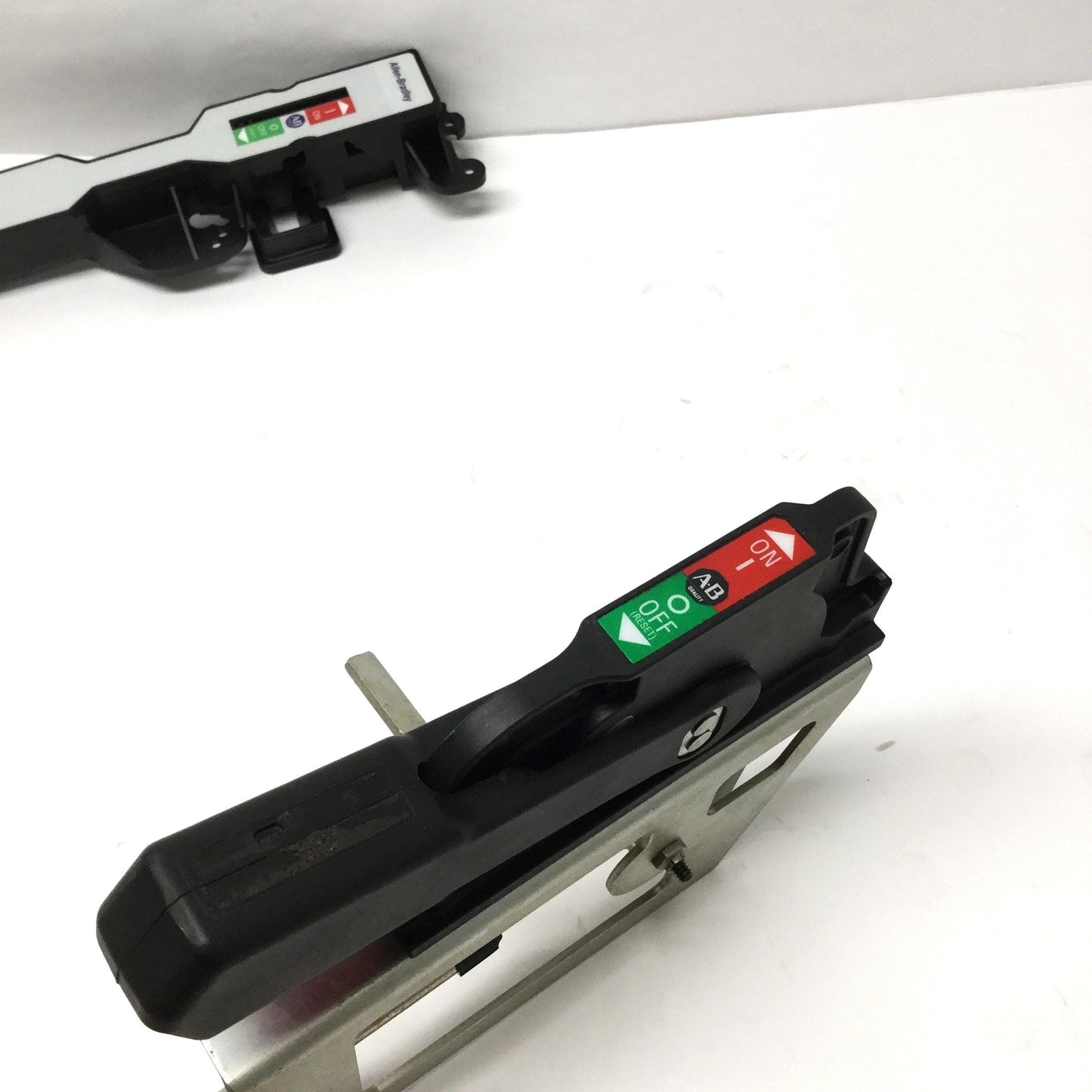 Used Allen Bradley 140G-H-FCX04 Circuit Breaker Cable Operator, Flange, 4ft L, 125A