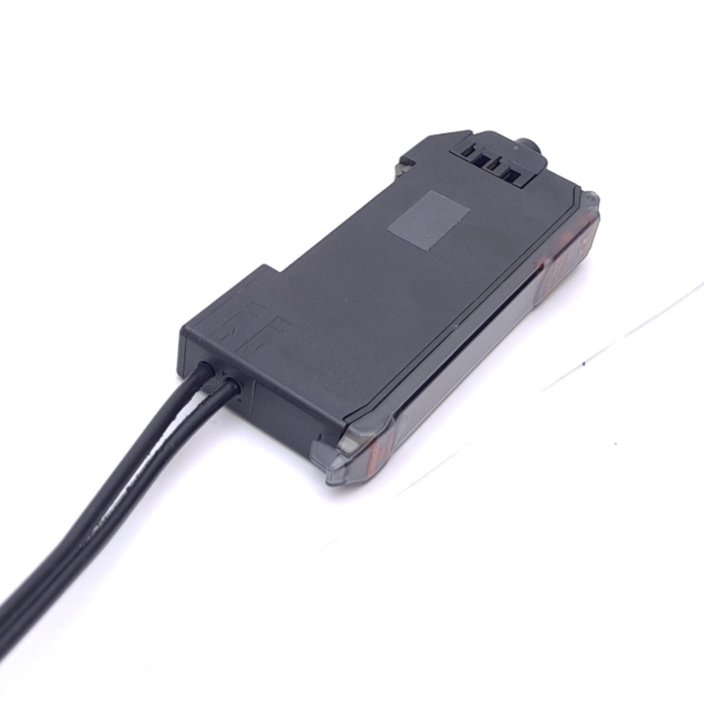 New – Open box Omron E3X-DAG6-S Photoelectric Sensor Digital Amplifier w/ Cable, NPN, 12-24VDC