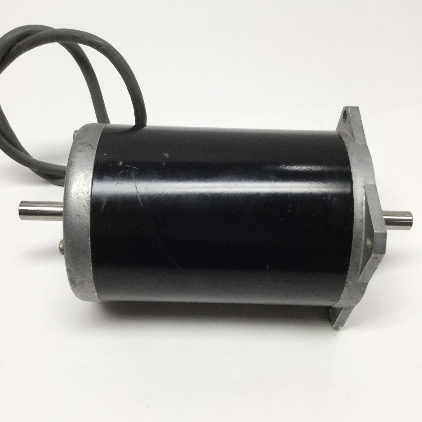Used Parker ZETA83-135-MO Compumotor Stepper Motor 2-Phase 400oz-in 3/8" Shaft NEMA34