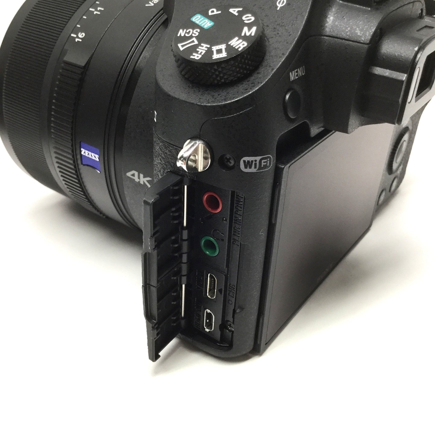 Used Sony DSC-RX10M2 Cyber-Shot Digital Compact Camera 20.2MP HD/4K, f2.8, 1" RS CMOS