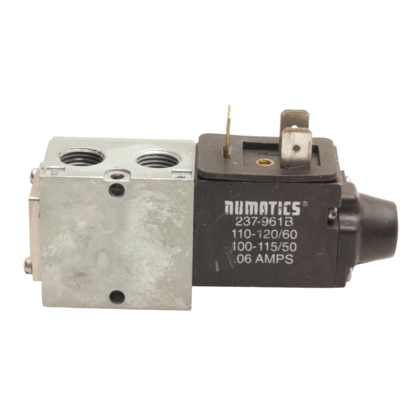 Used Numatics L01SA4592000030 Solenoid Valve, 4/2 Way, 1/8 NPTF, 110VAC Coil, 150 psi