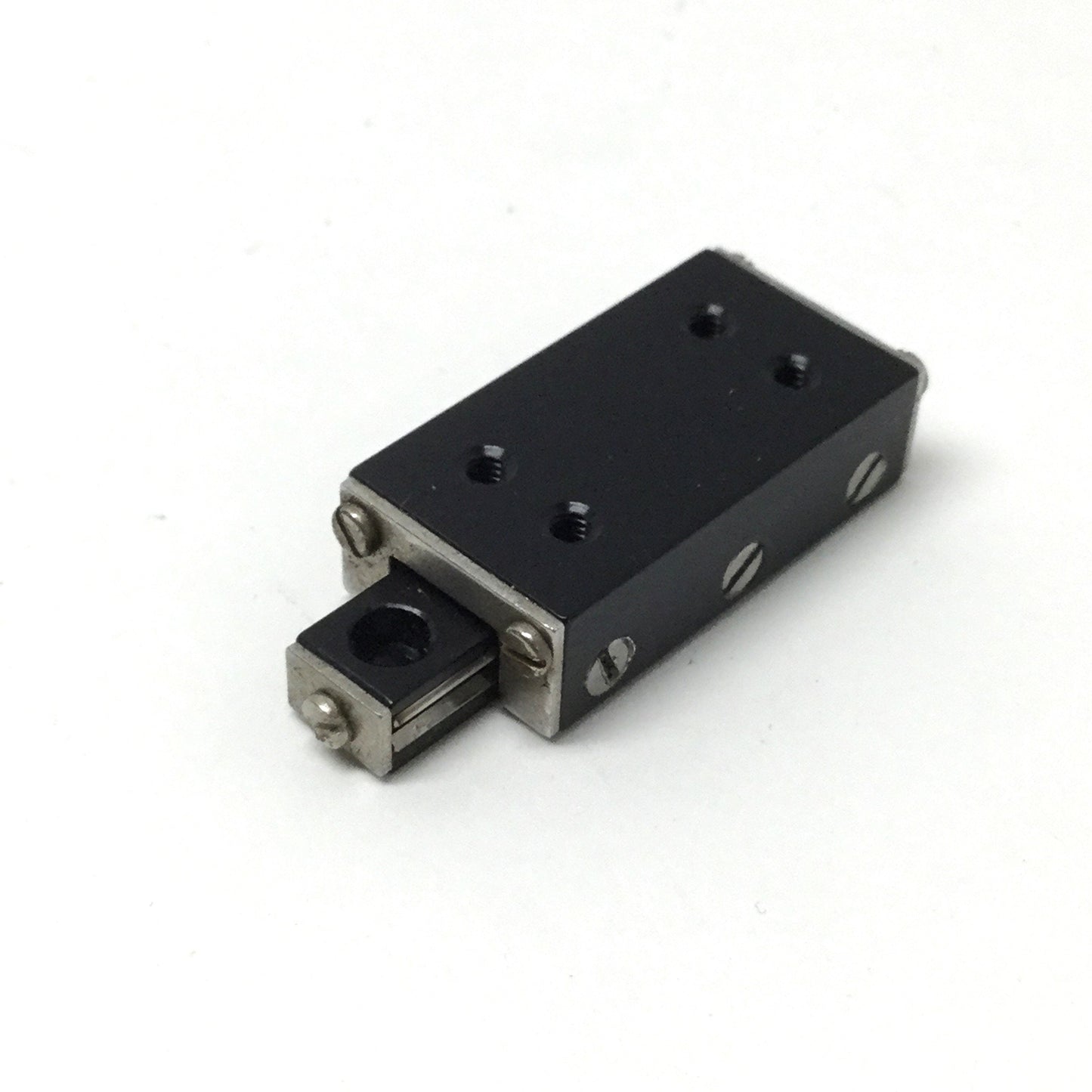 Used Del-Tron RD-1 Crossed Roller Linear Slide, 1/2" Travel Stroke, 30lb Rating
