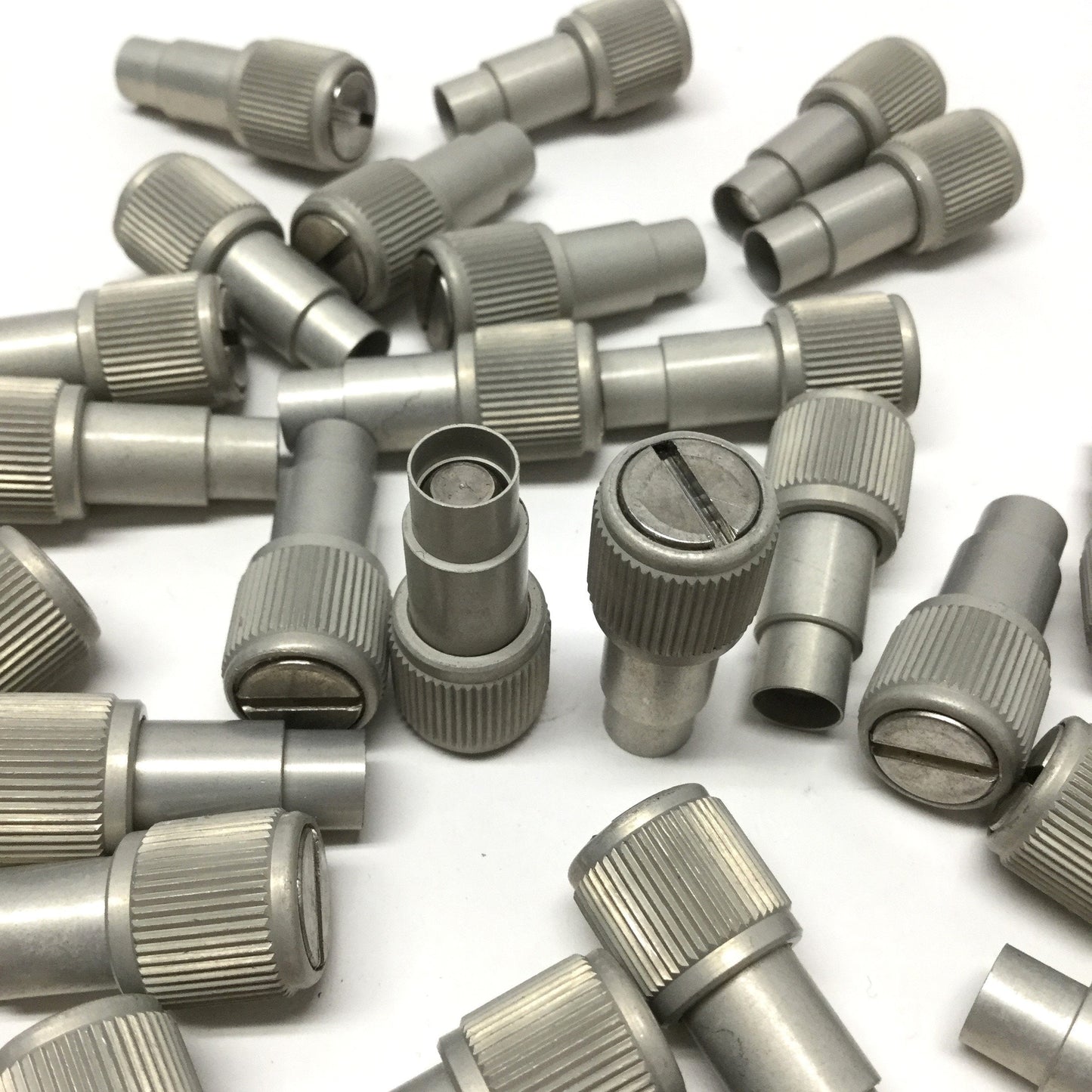 New Lot of 30 Alcoa FRB7500-12-C-4 Slotted Captive Panel Screws, Flare-In, 1/4-28